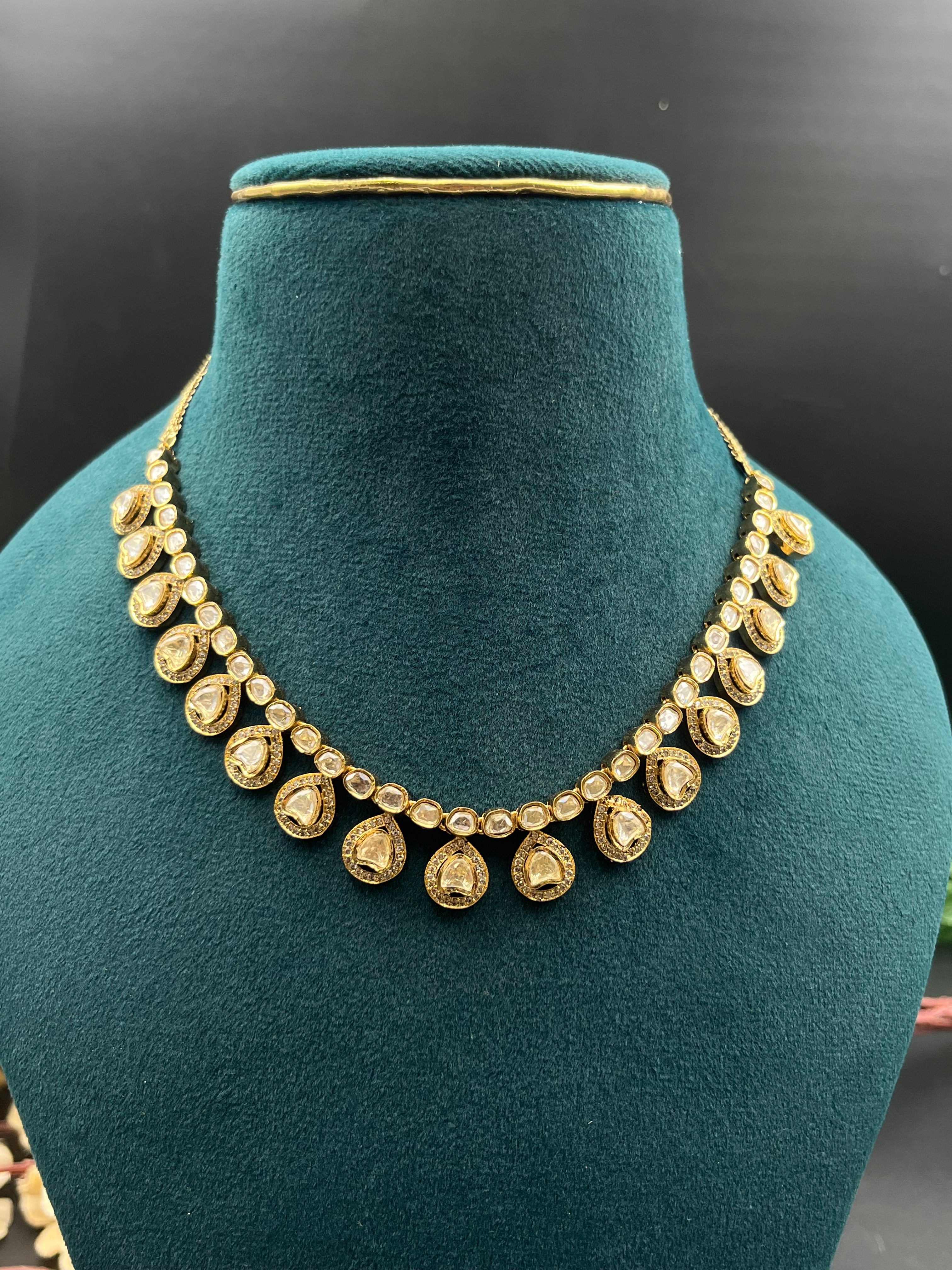NISHA NECKLACE