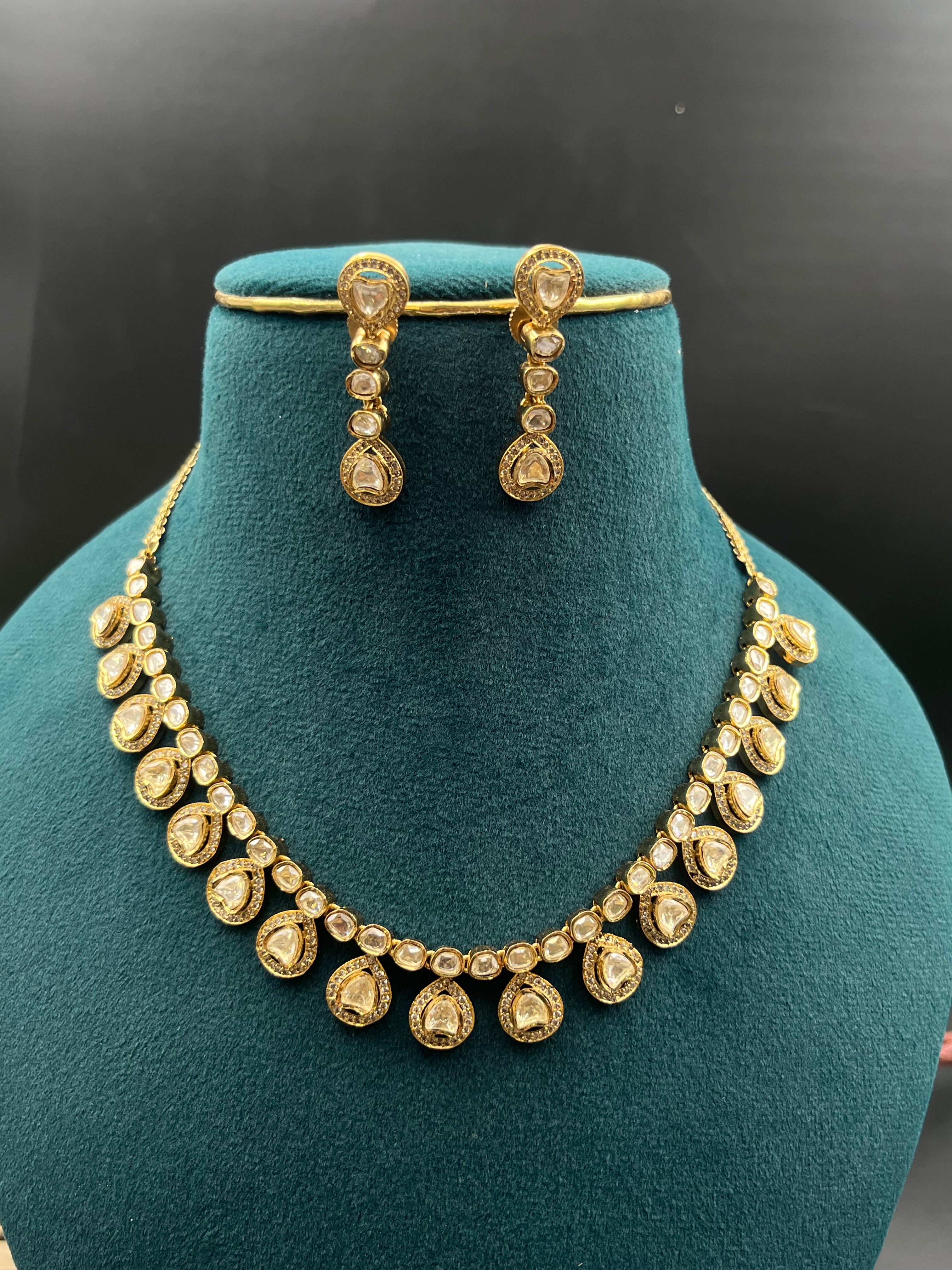 NISHA NECKLACE