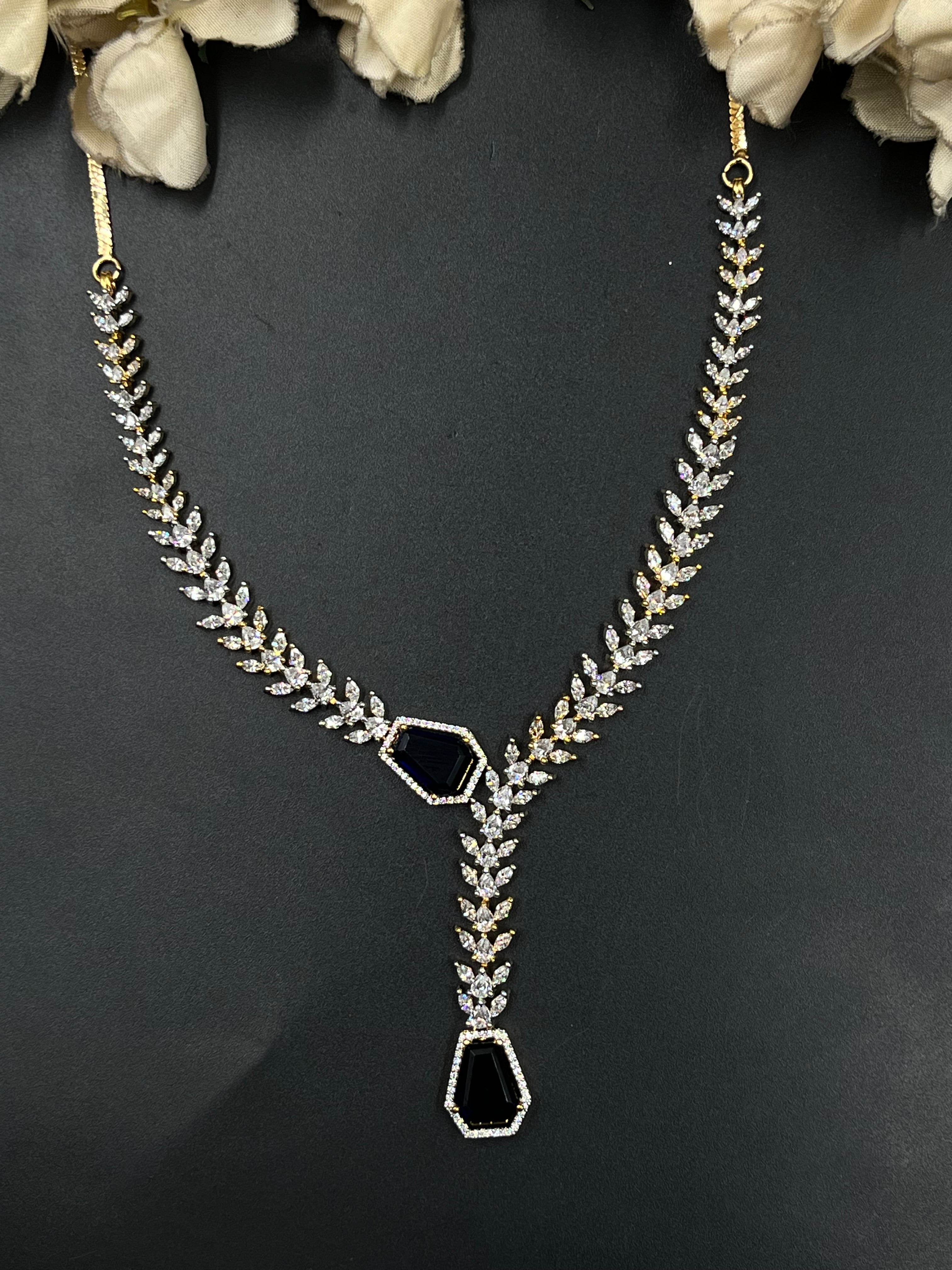 ISLA NECKLACE