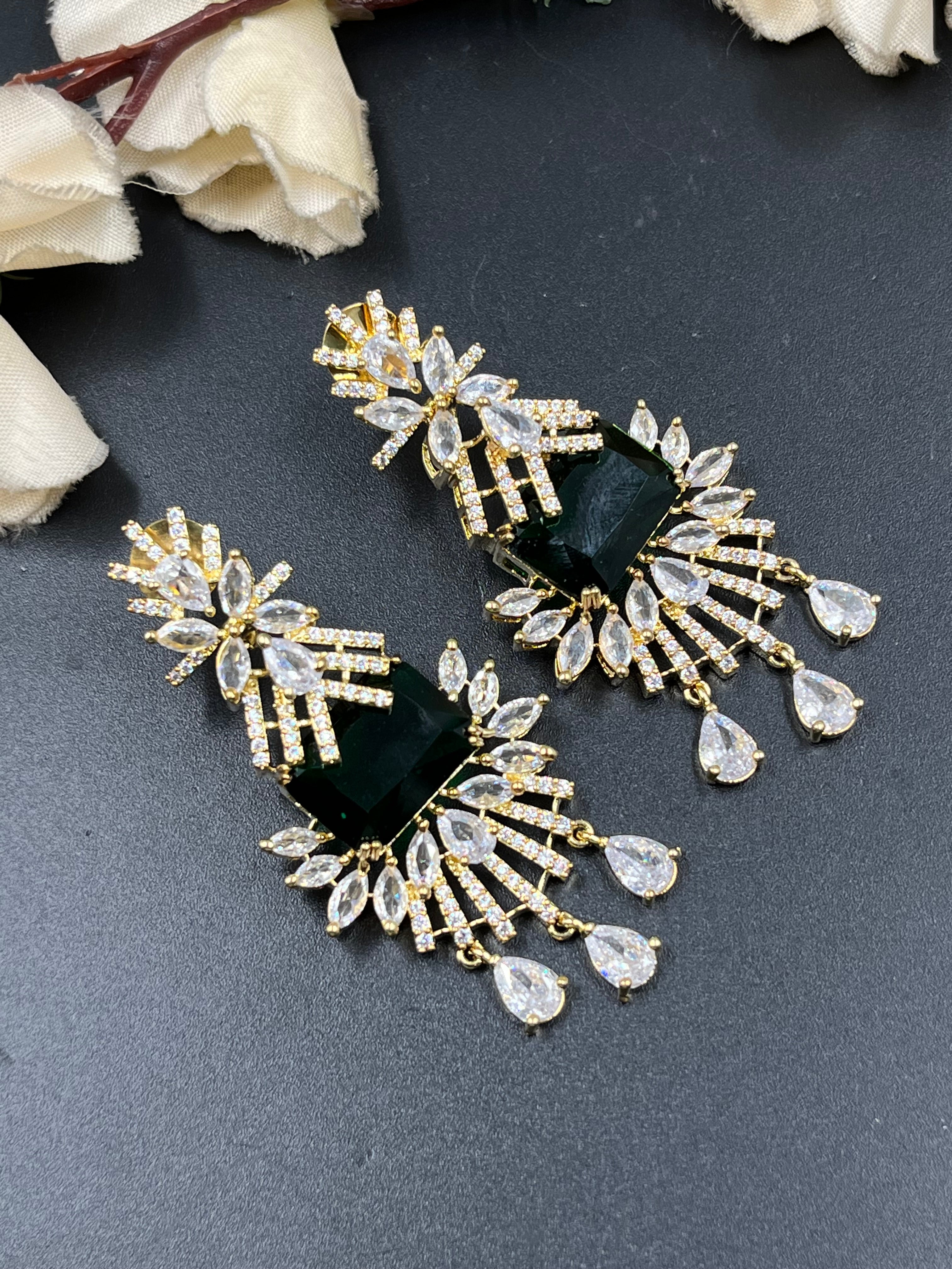AVNI NECKLACE