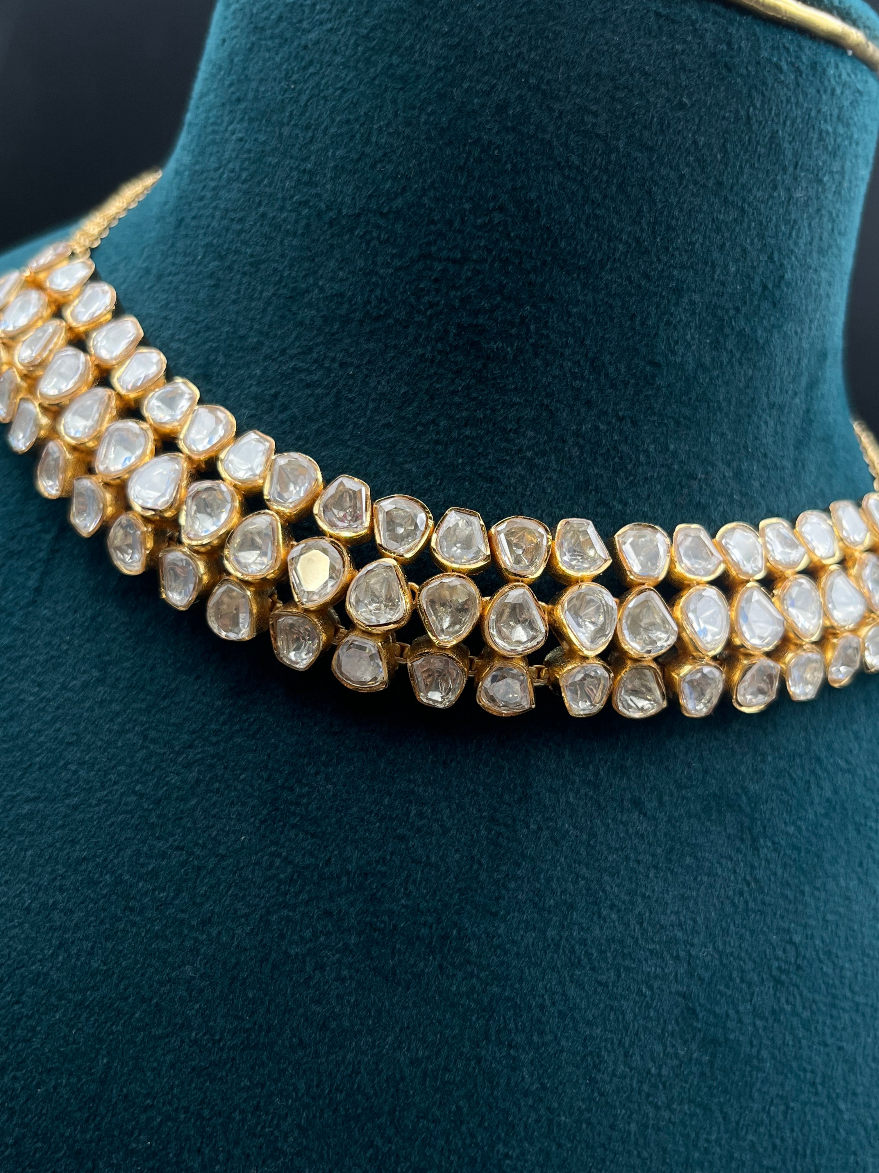 ISHIKA NECKLACE