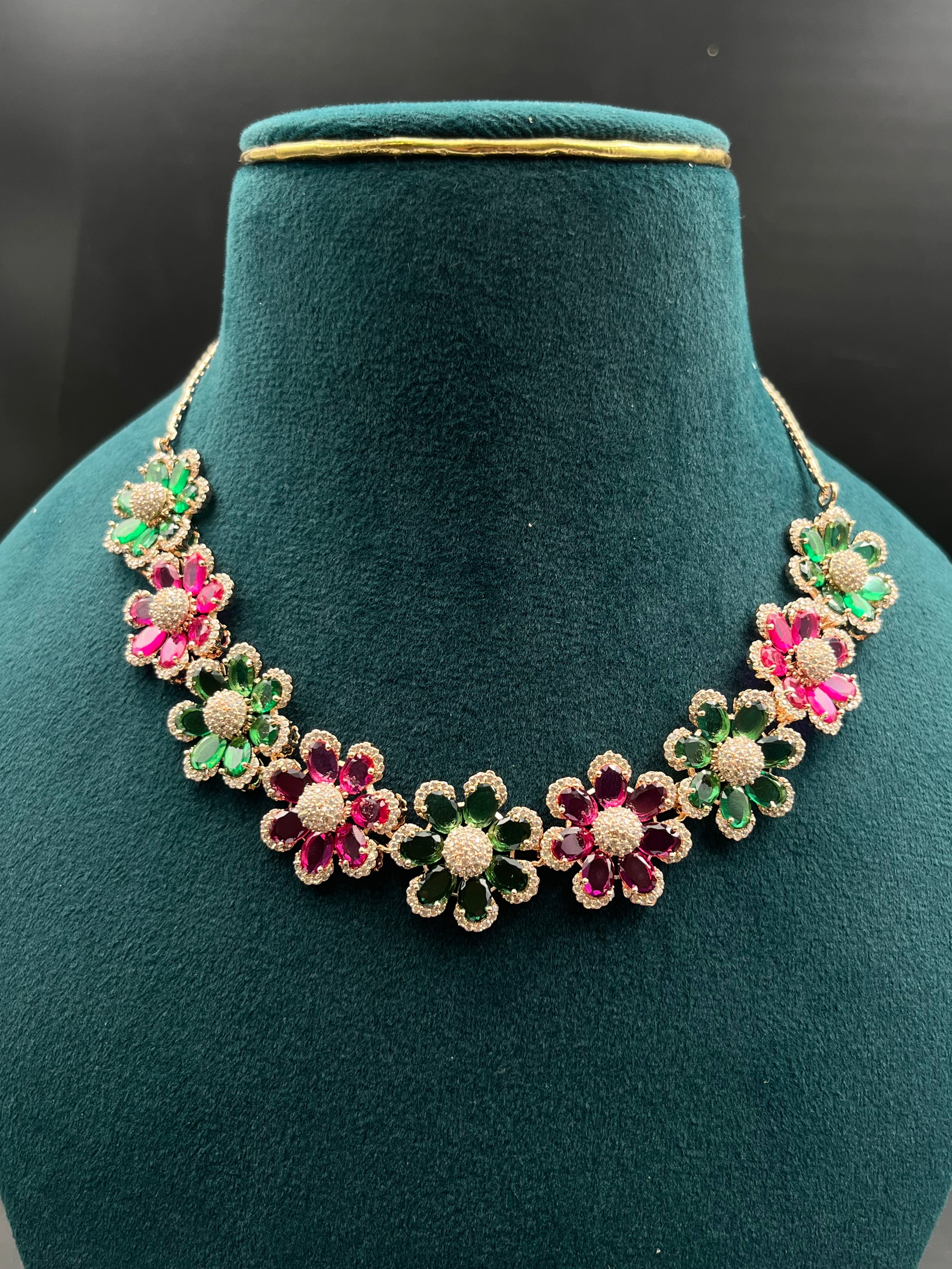 KAVYA NECKLACE