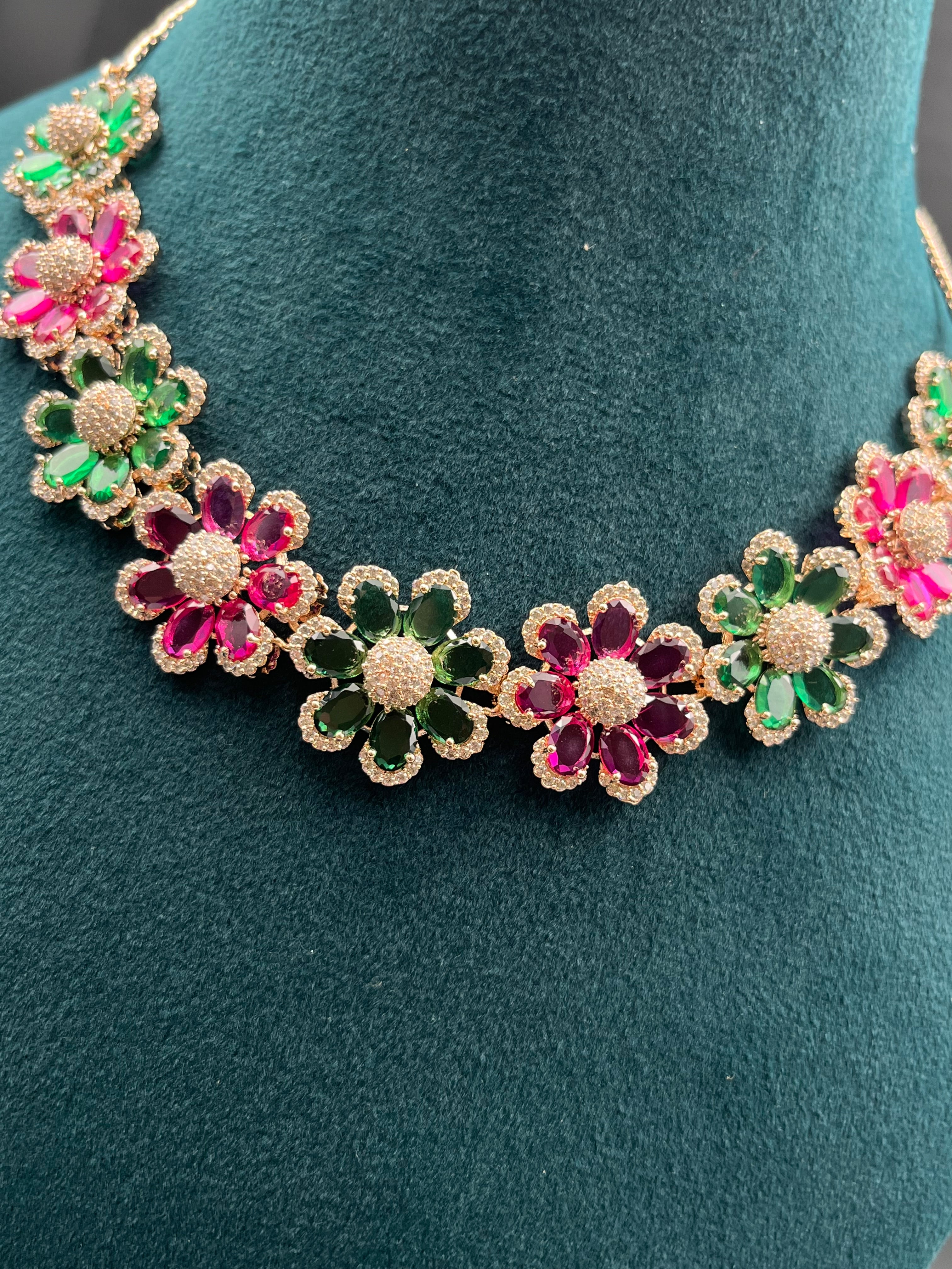 KAVYA NECKLACE