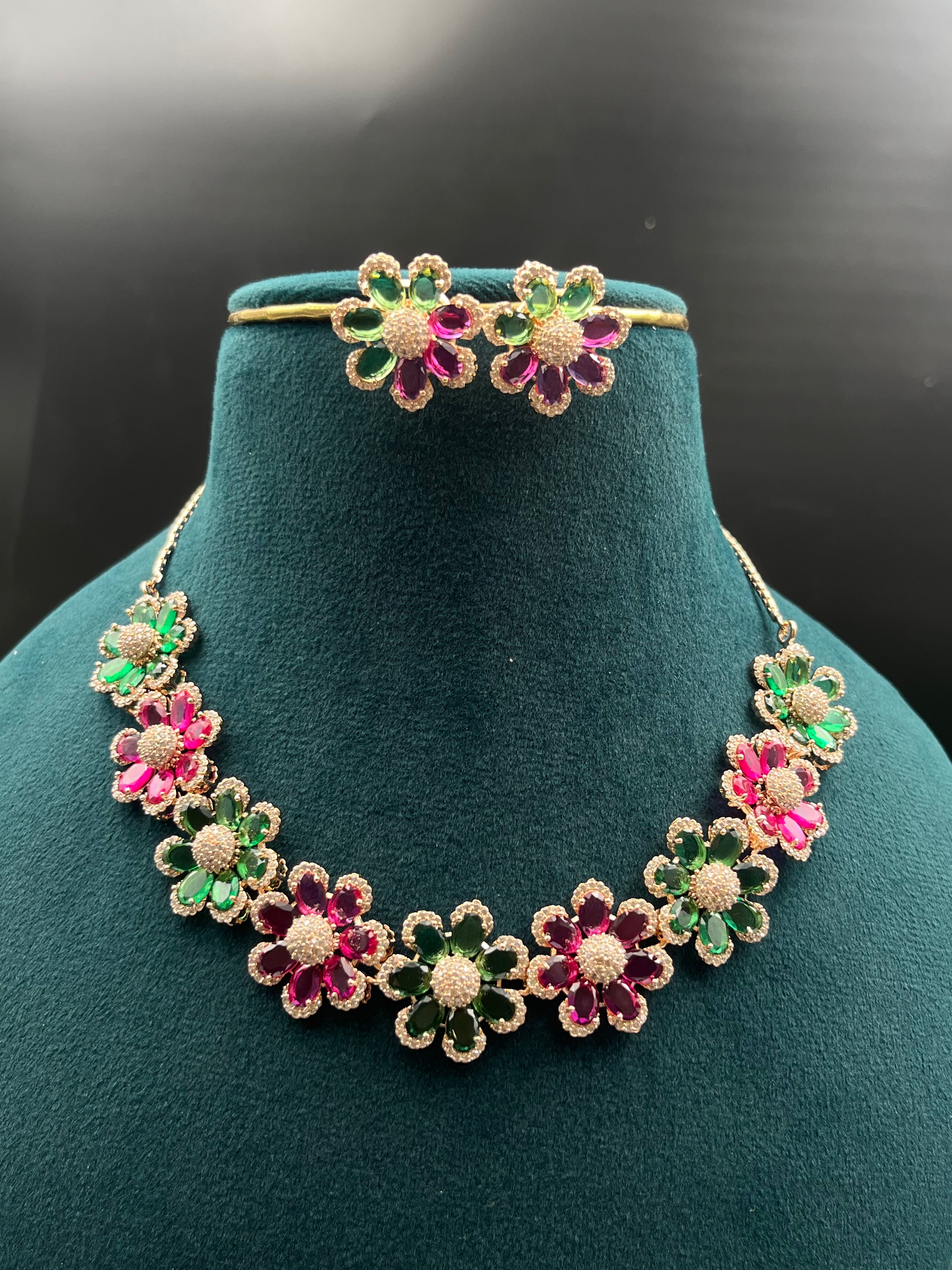 KAVYA NECKLACE