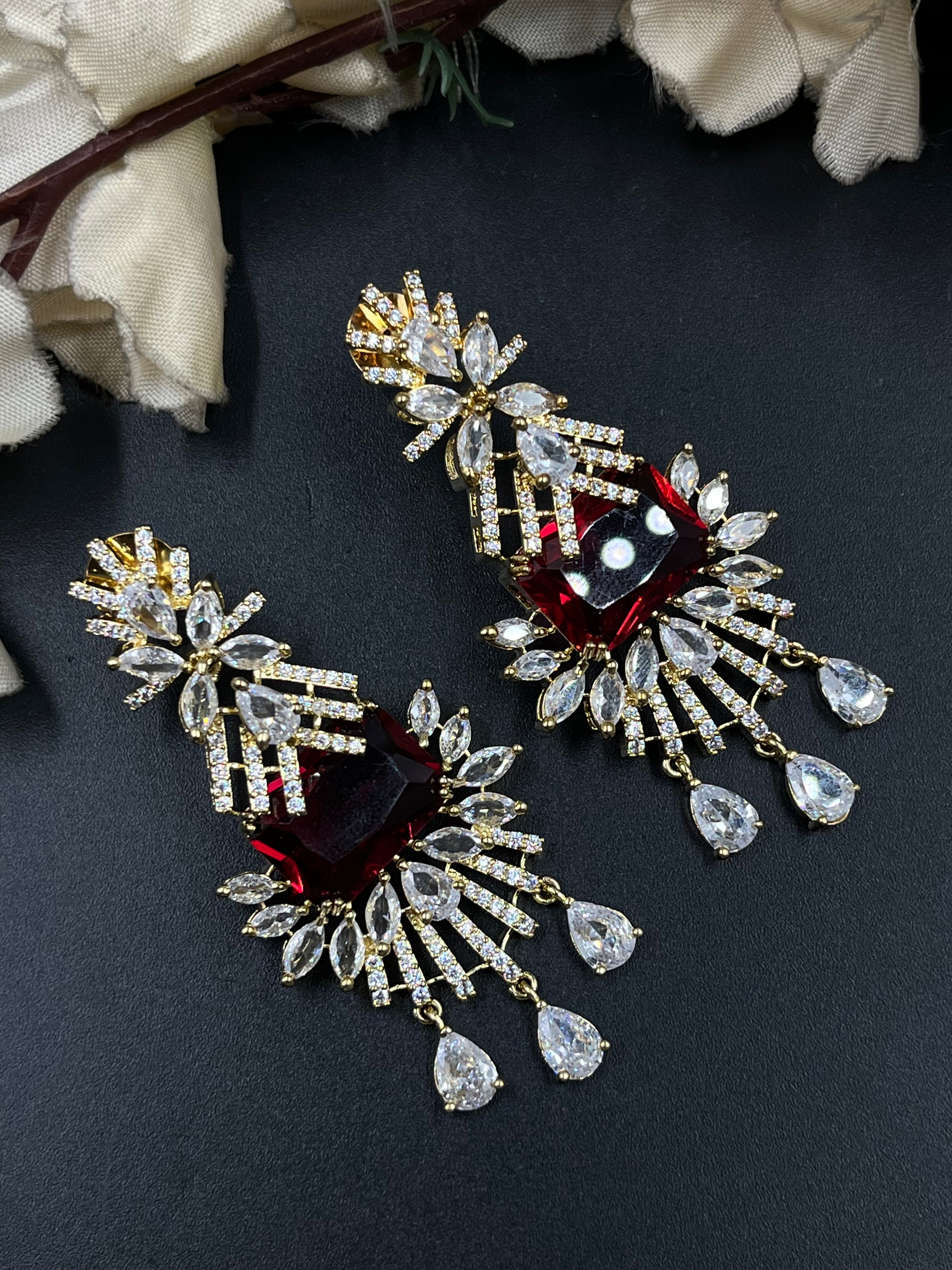AVNI NECKLACE