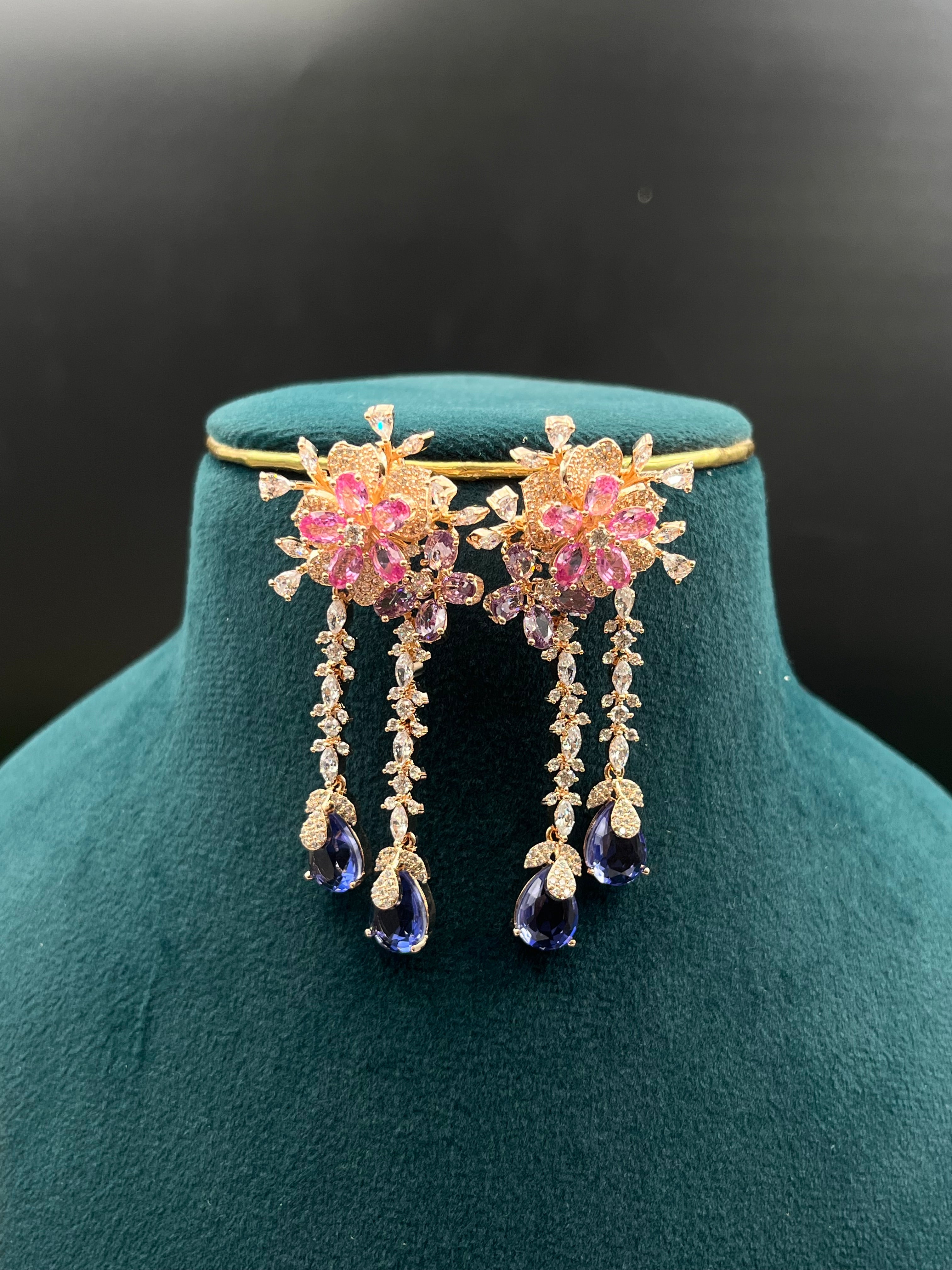 VANYA NECKLACE