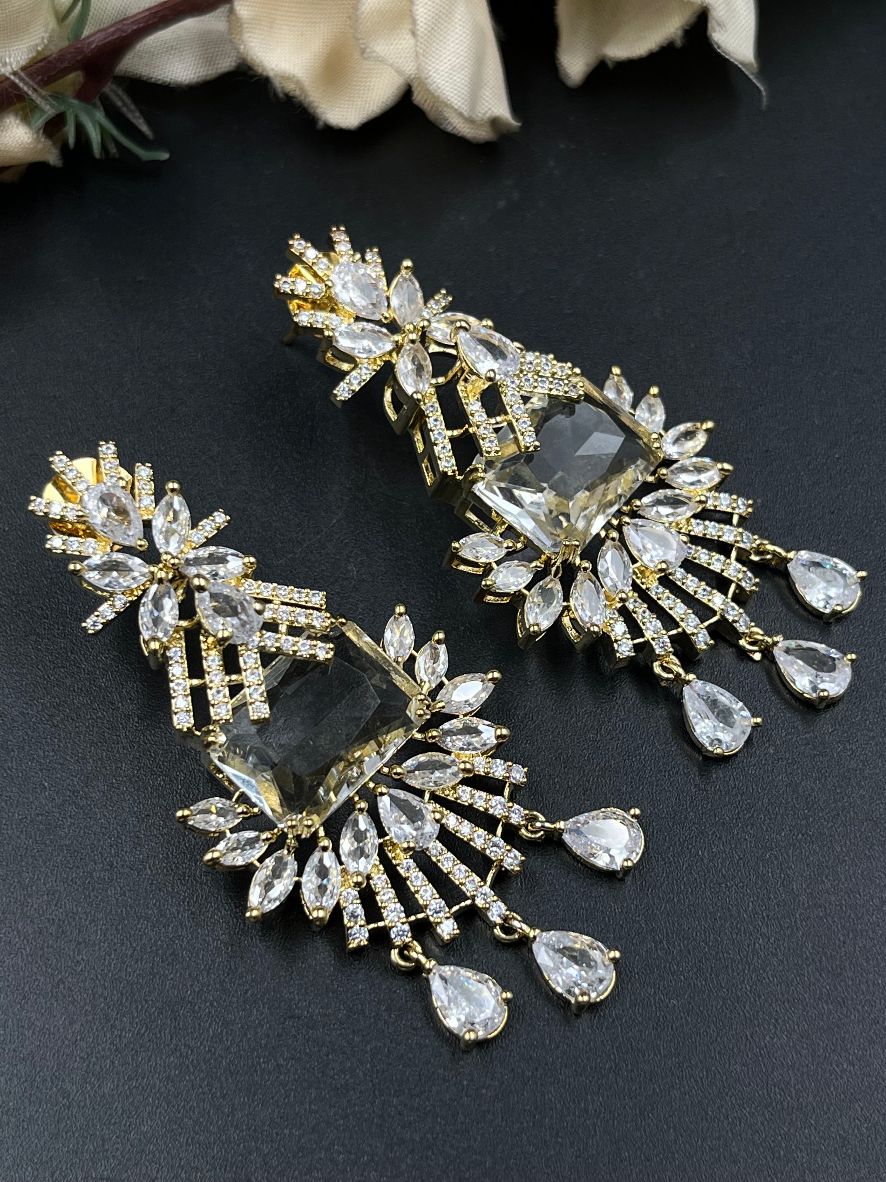 AVNI NECKLACE