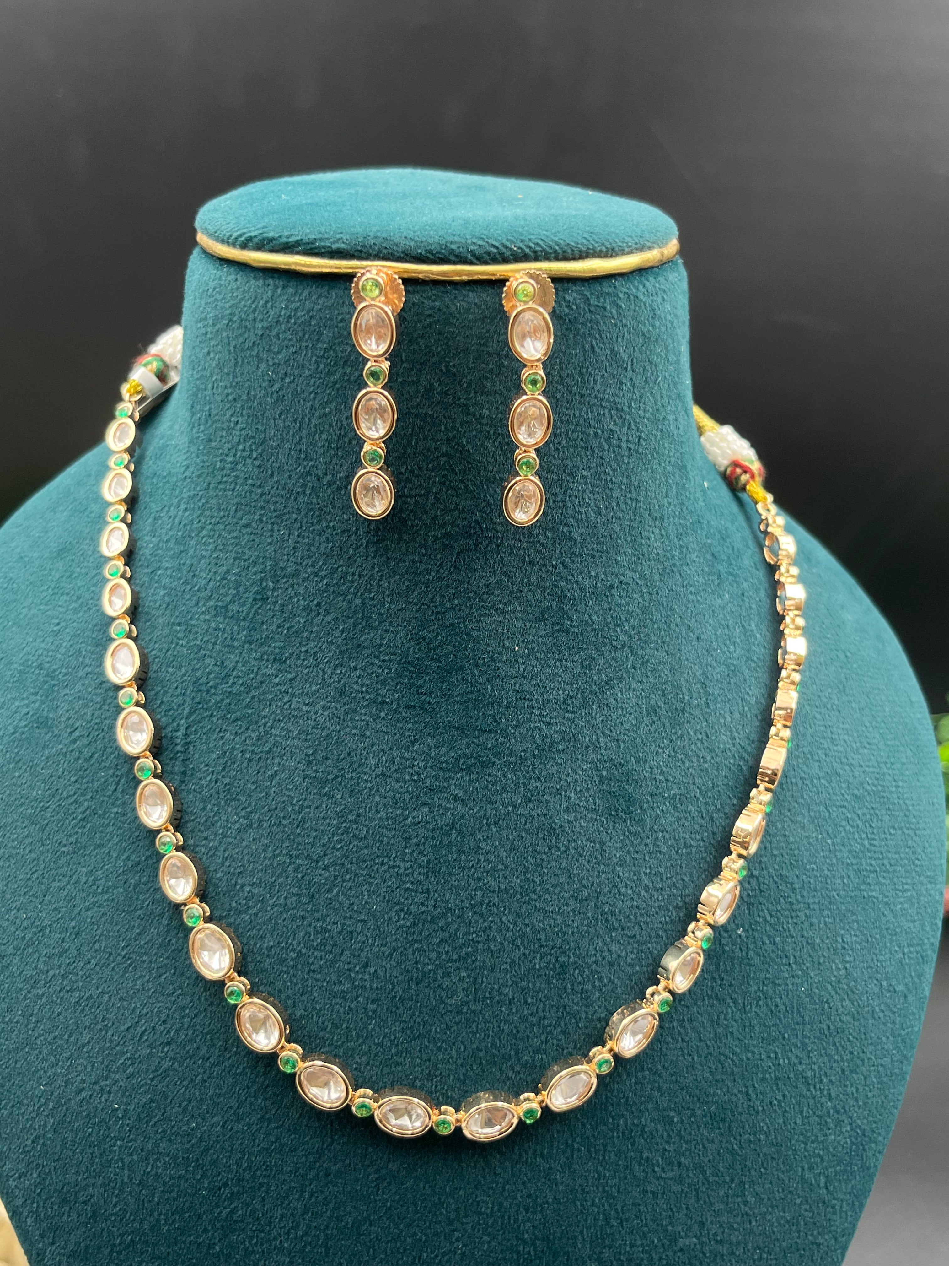 UMA NECKLACE