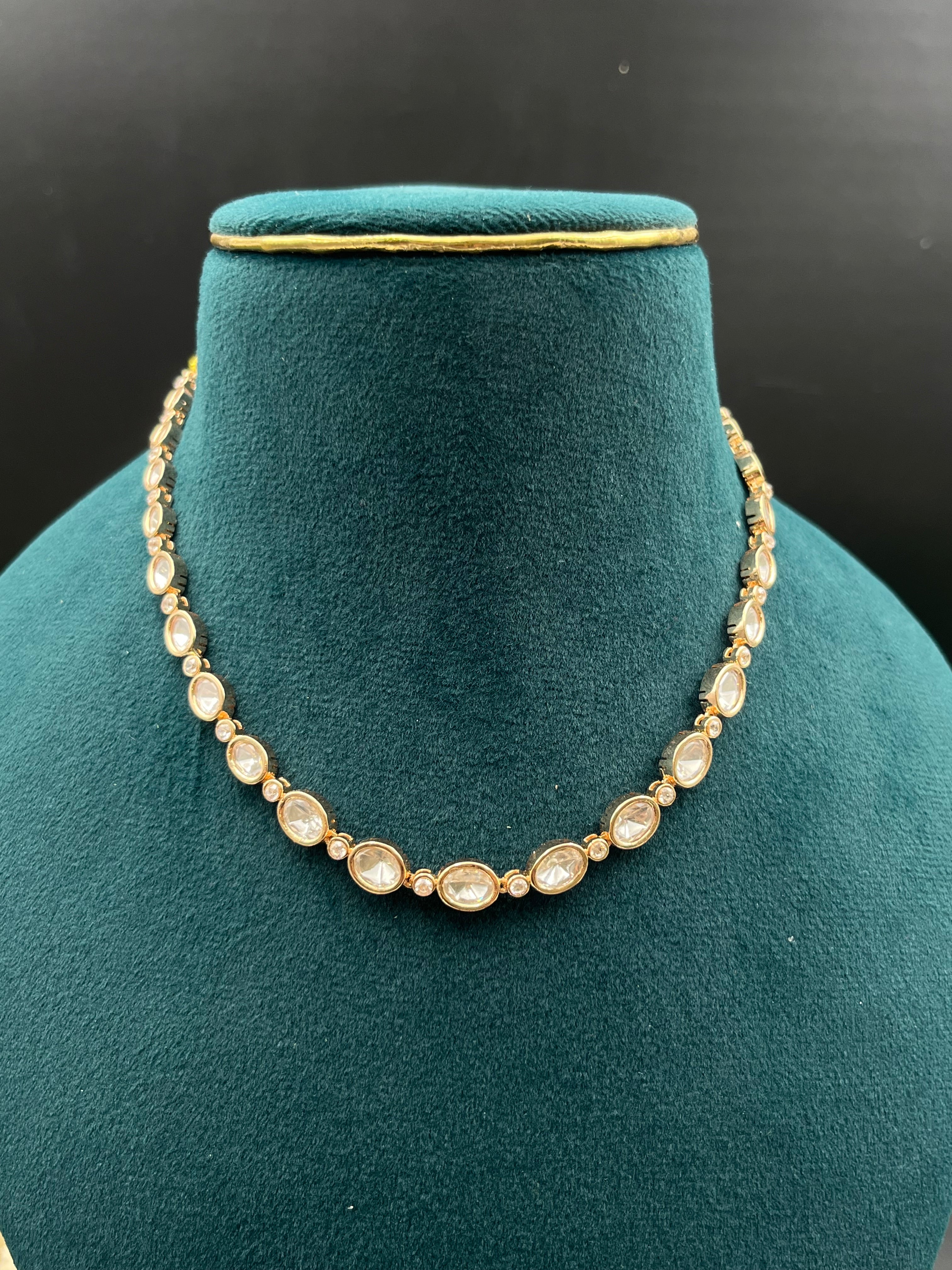 UMA NECKLACE