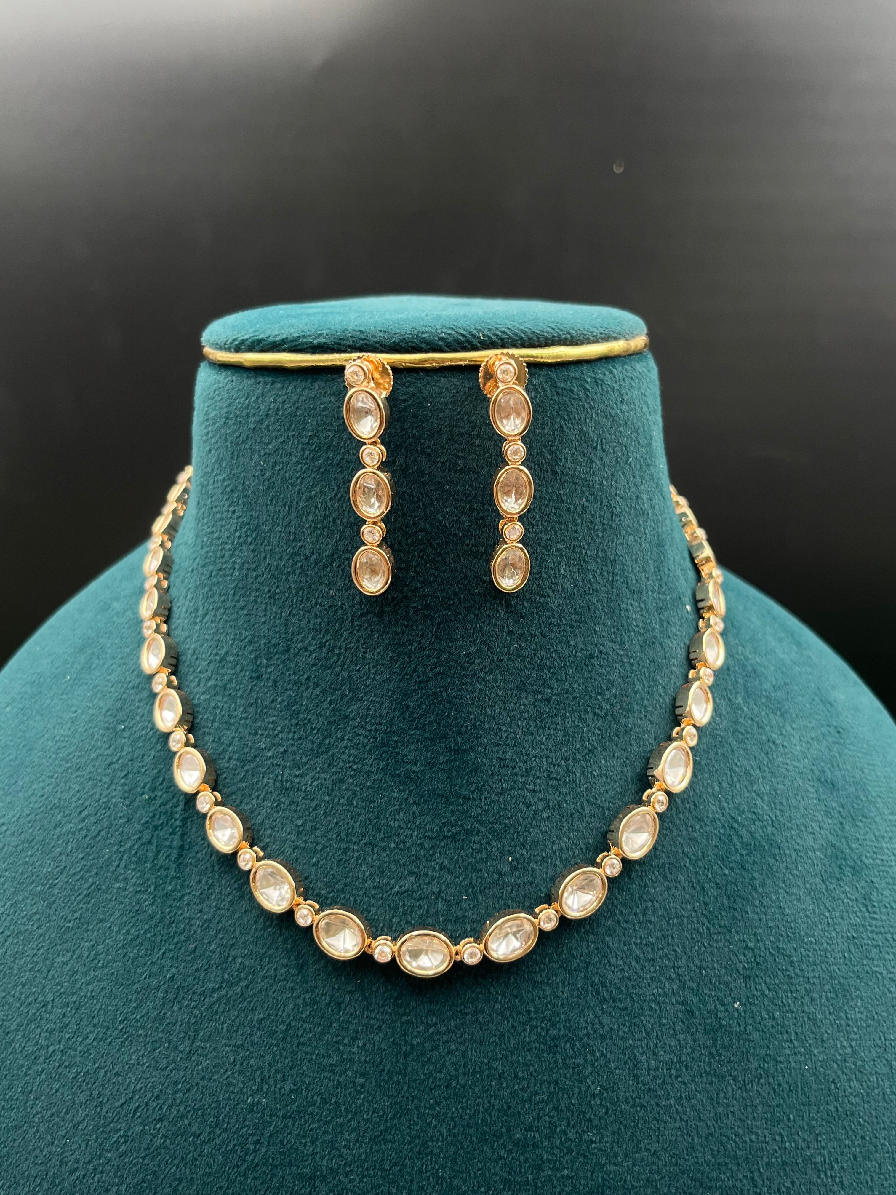 UMA NECKLACE