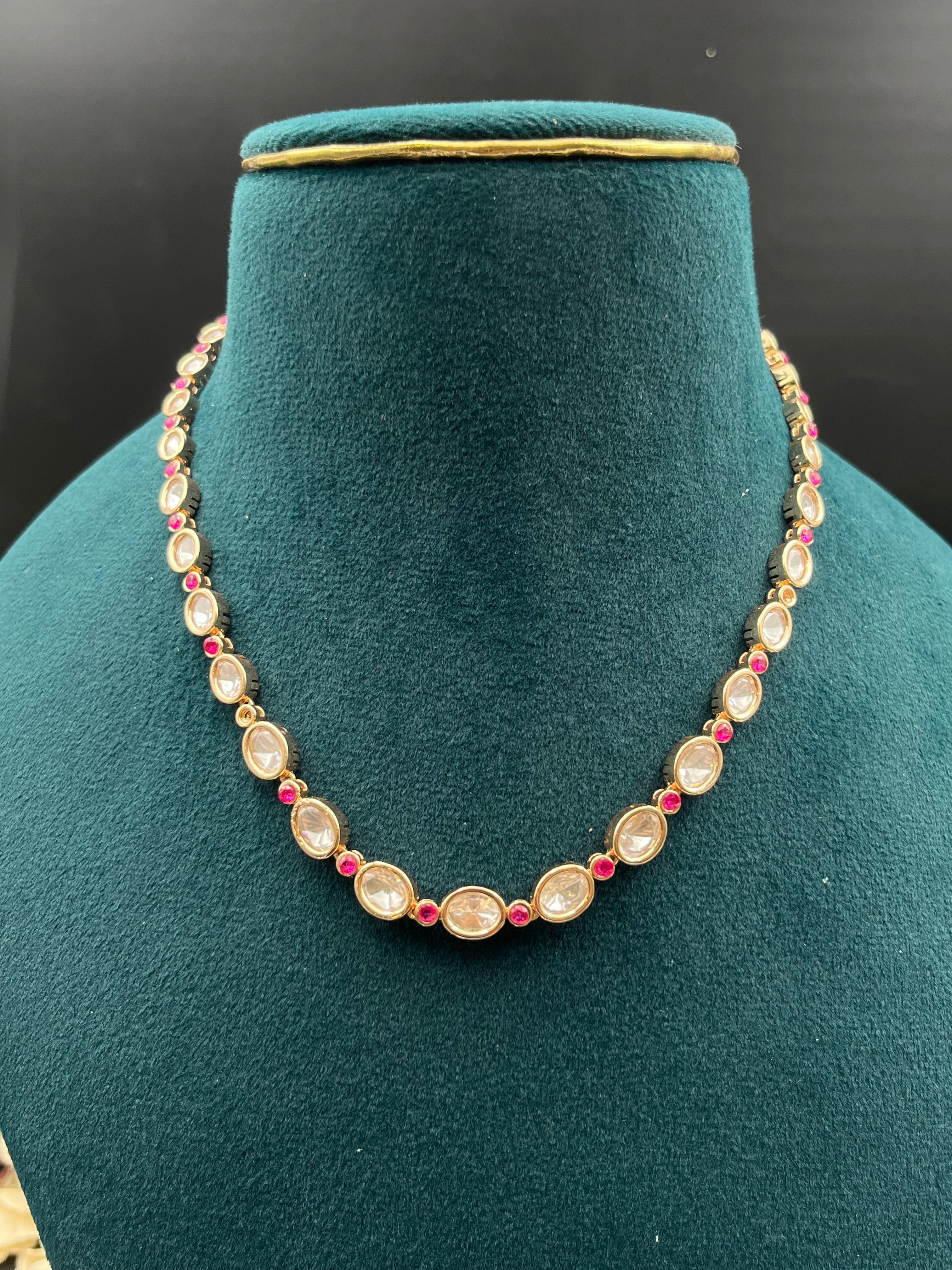 UMA NECKLACE