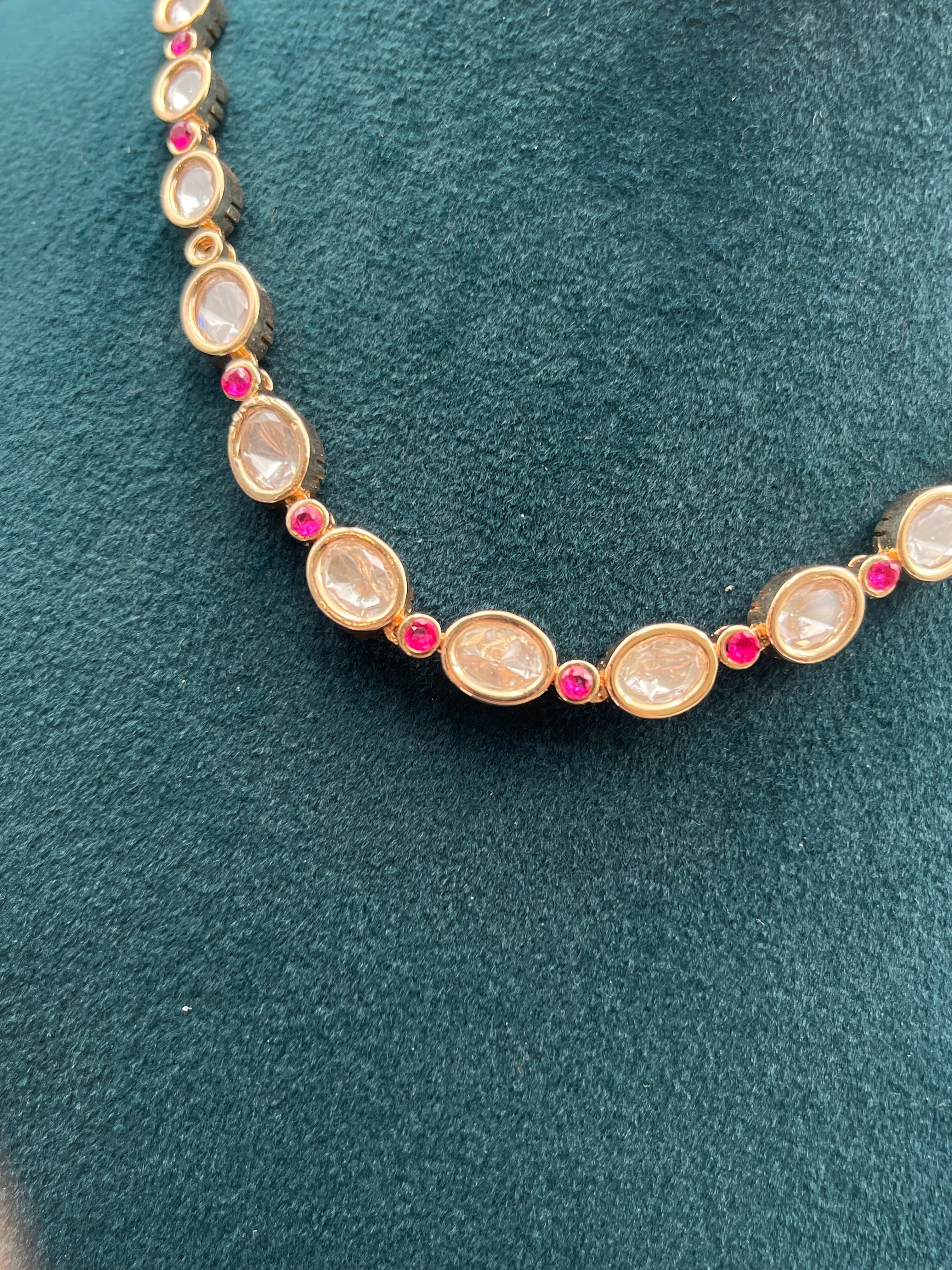 UMA NECKLACE