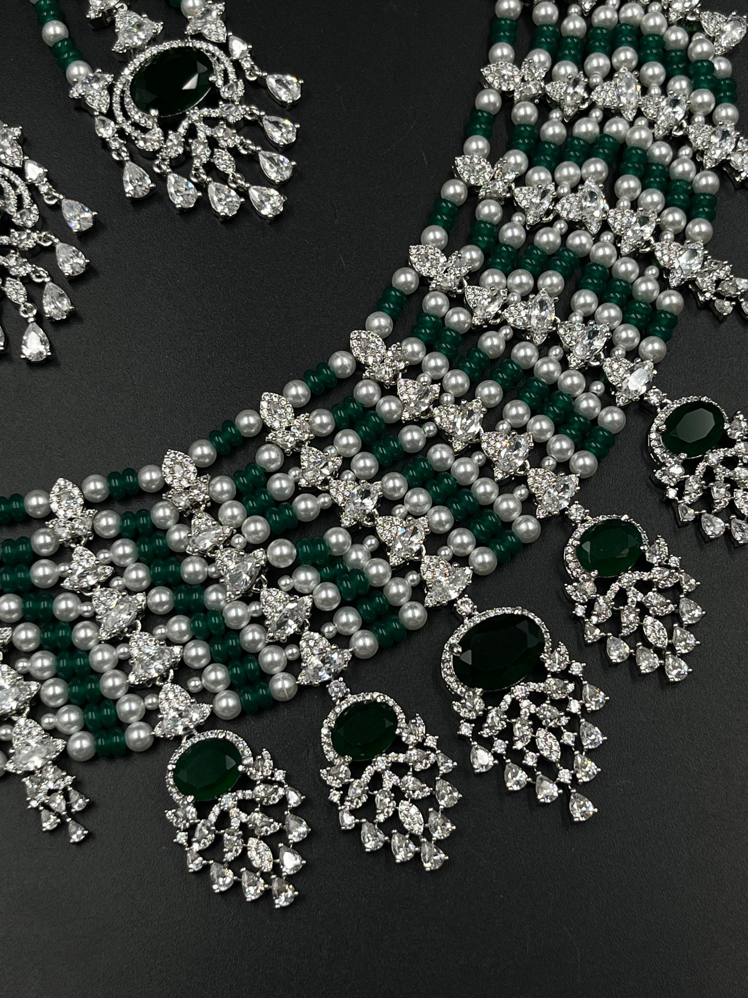 LIYA NECKLACE