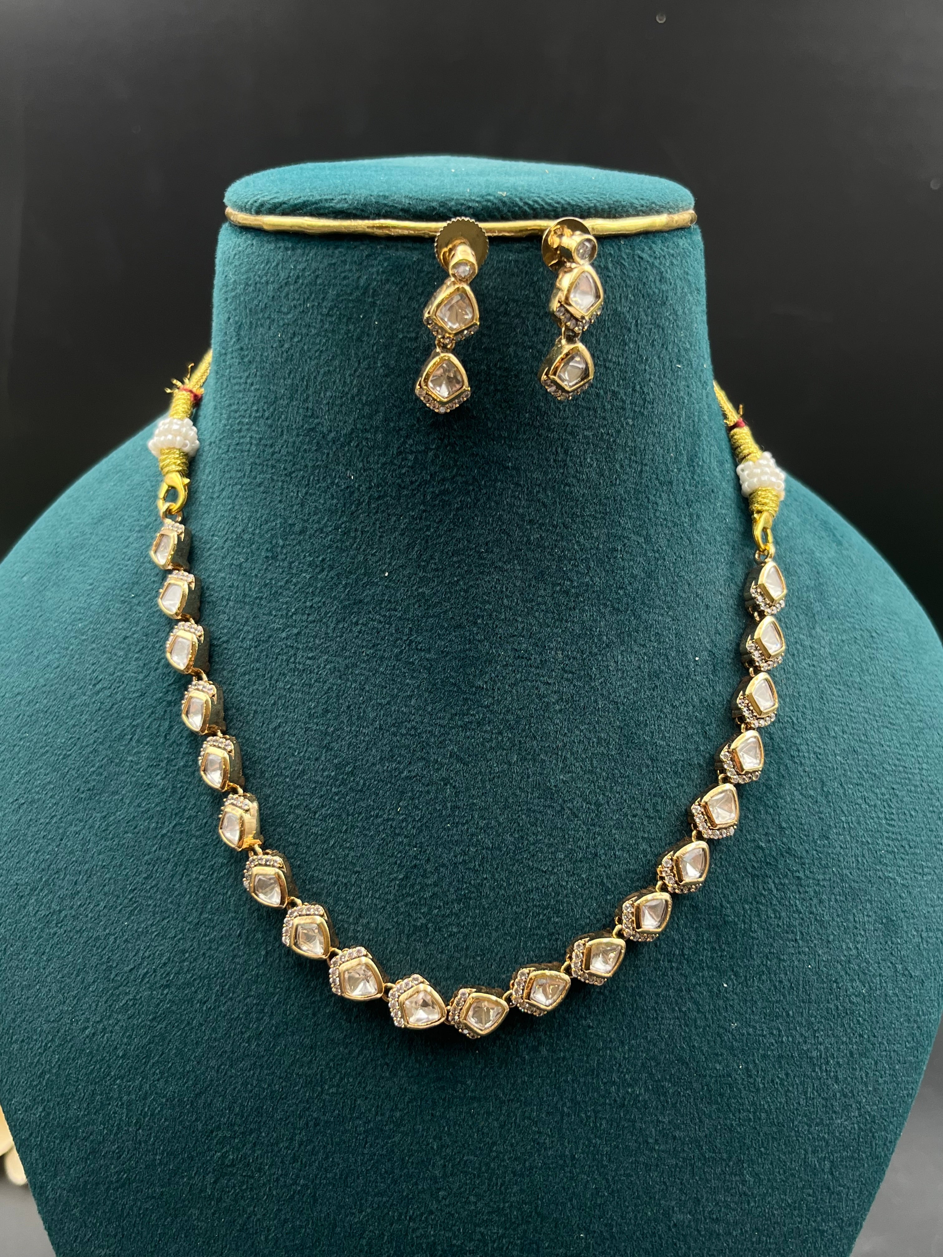 VISAKHA NECKLACE