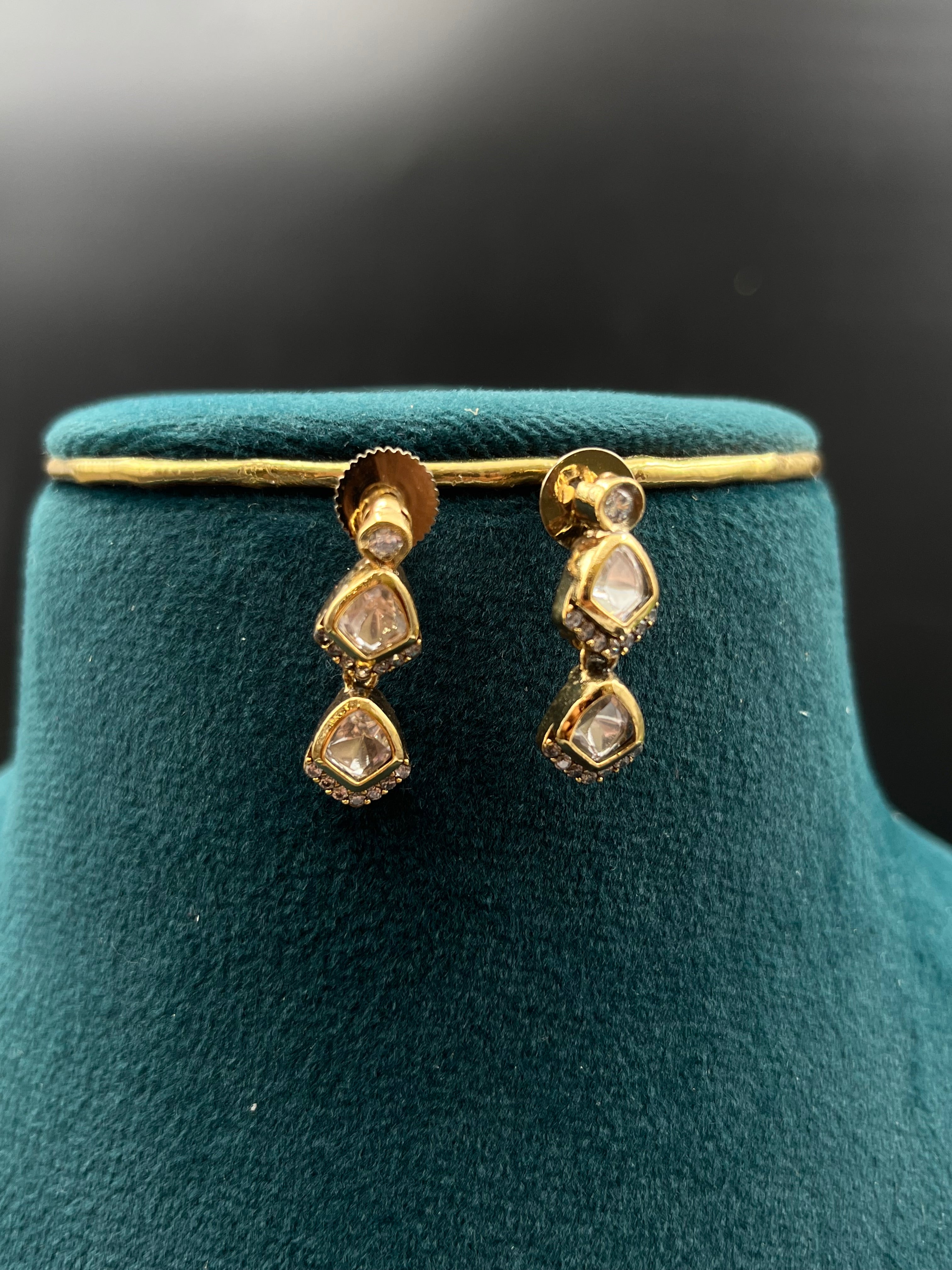 VISAKHA NECKLACE