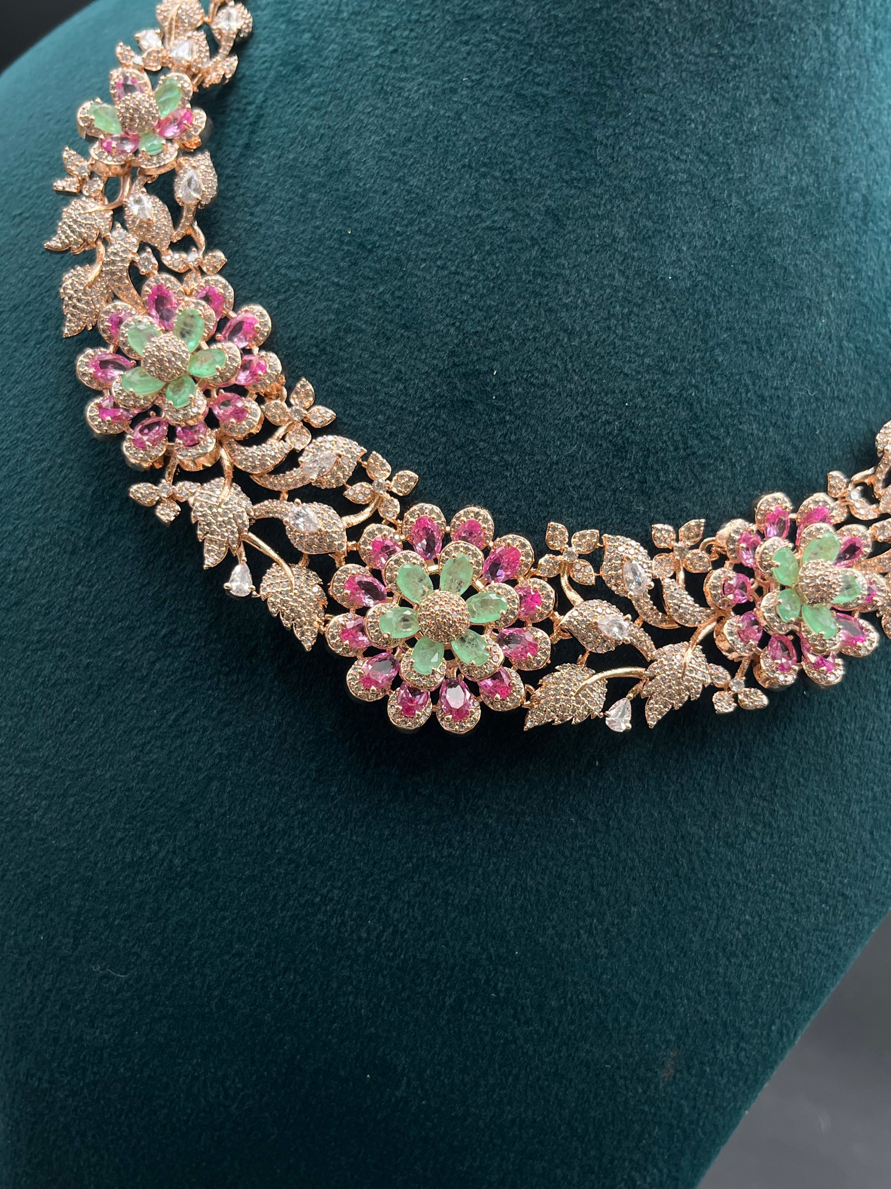 SES NECKLACE