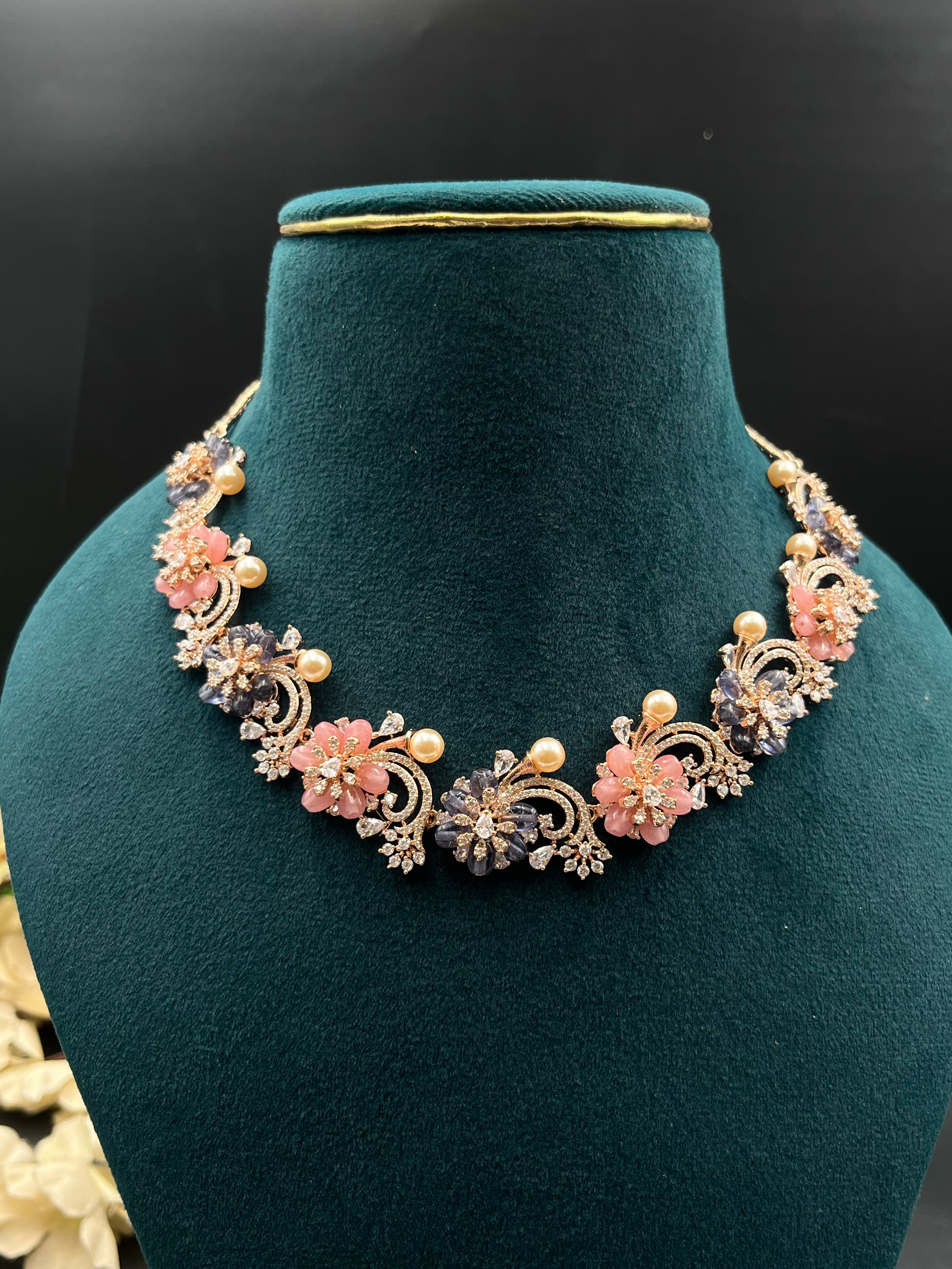 KESHORI NECKLACE
