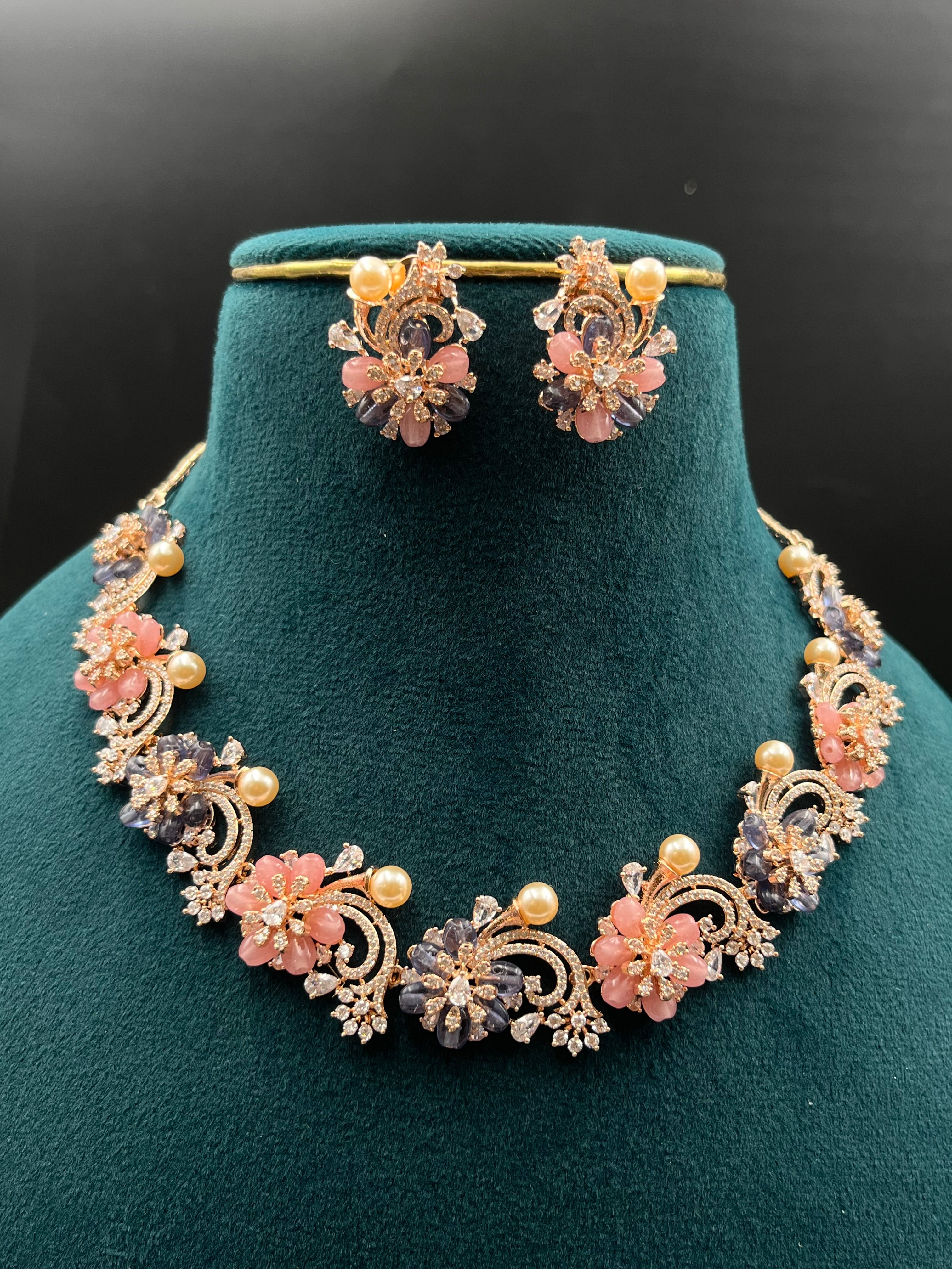 KESHORI NECKLACE