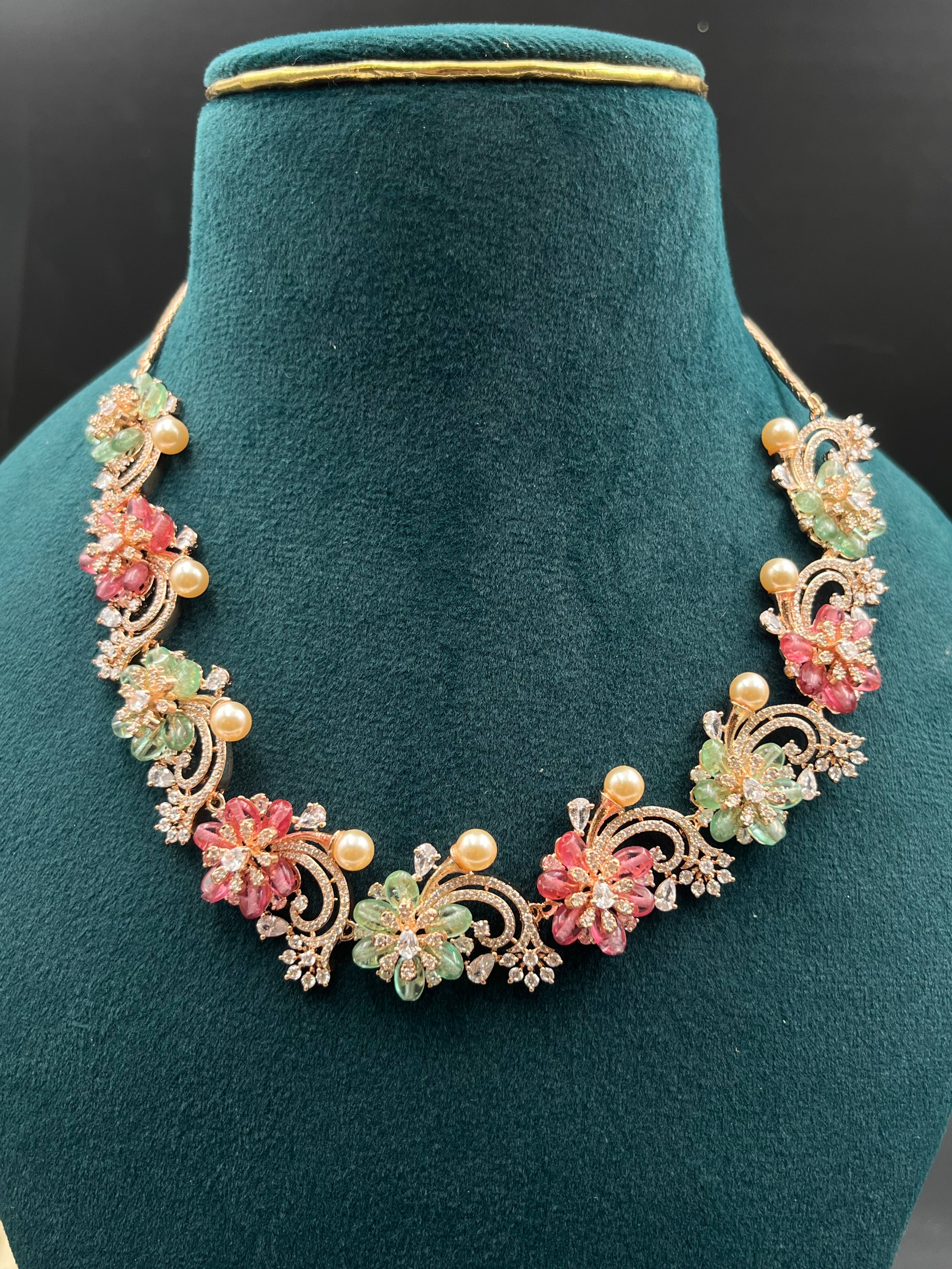 KESHORI NECKLACE