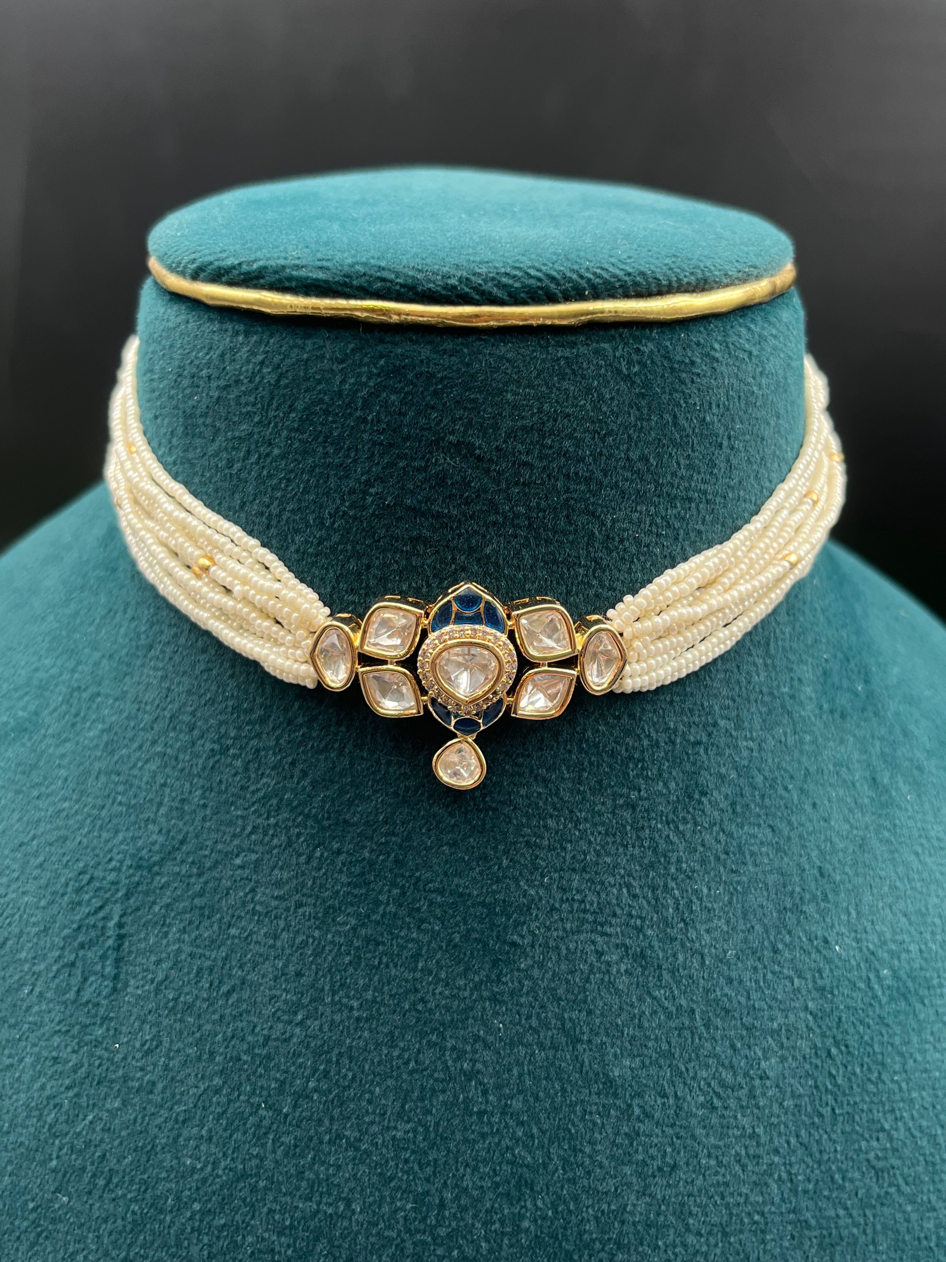 GAYTRI NECKLACE