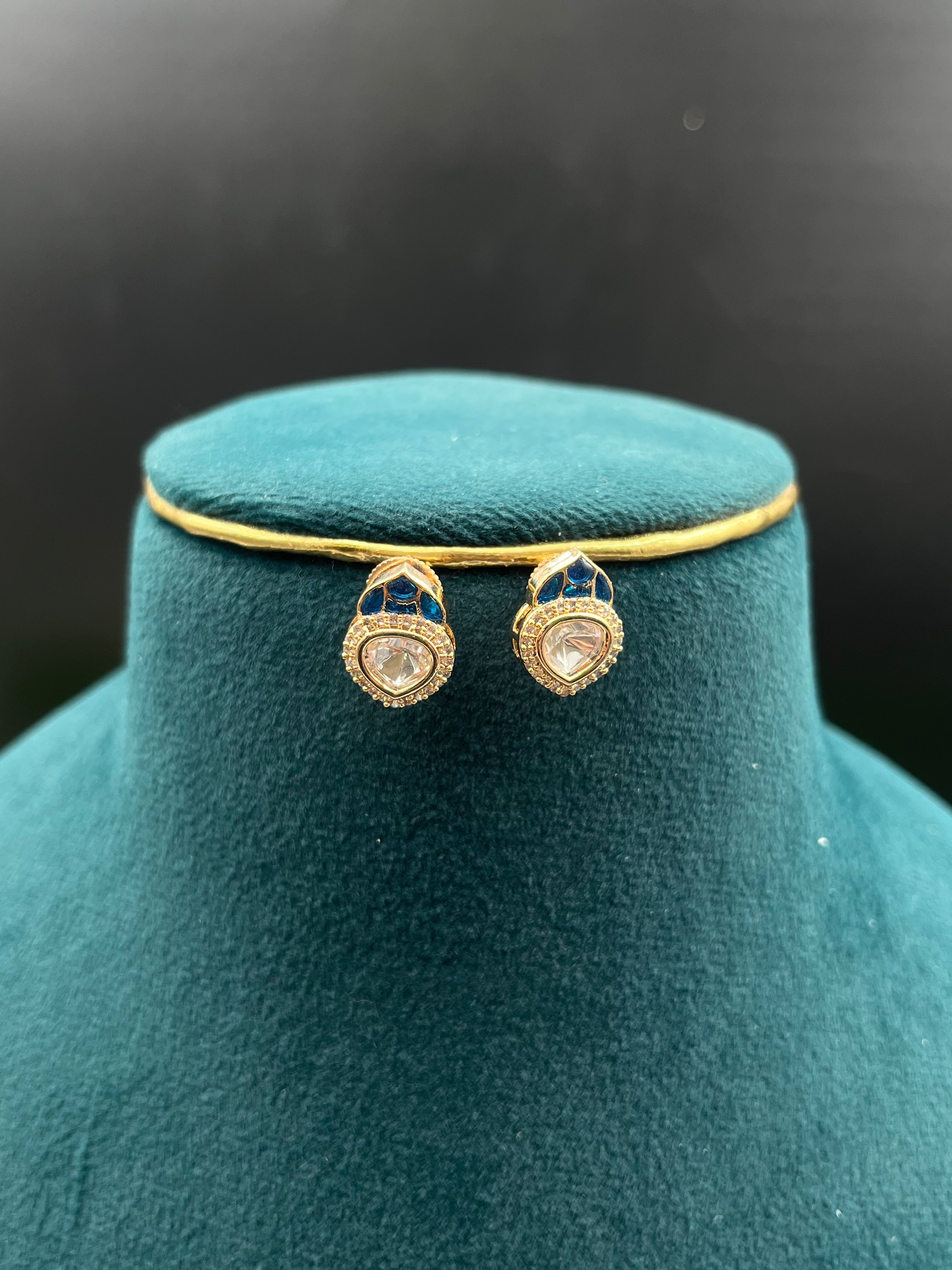 GAYTRI NECKLACE