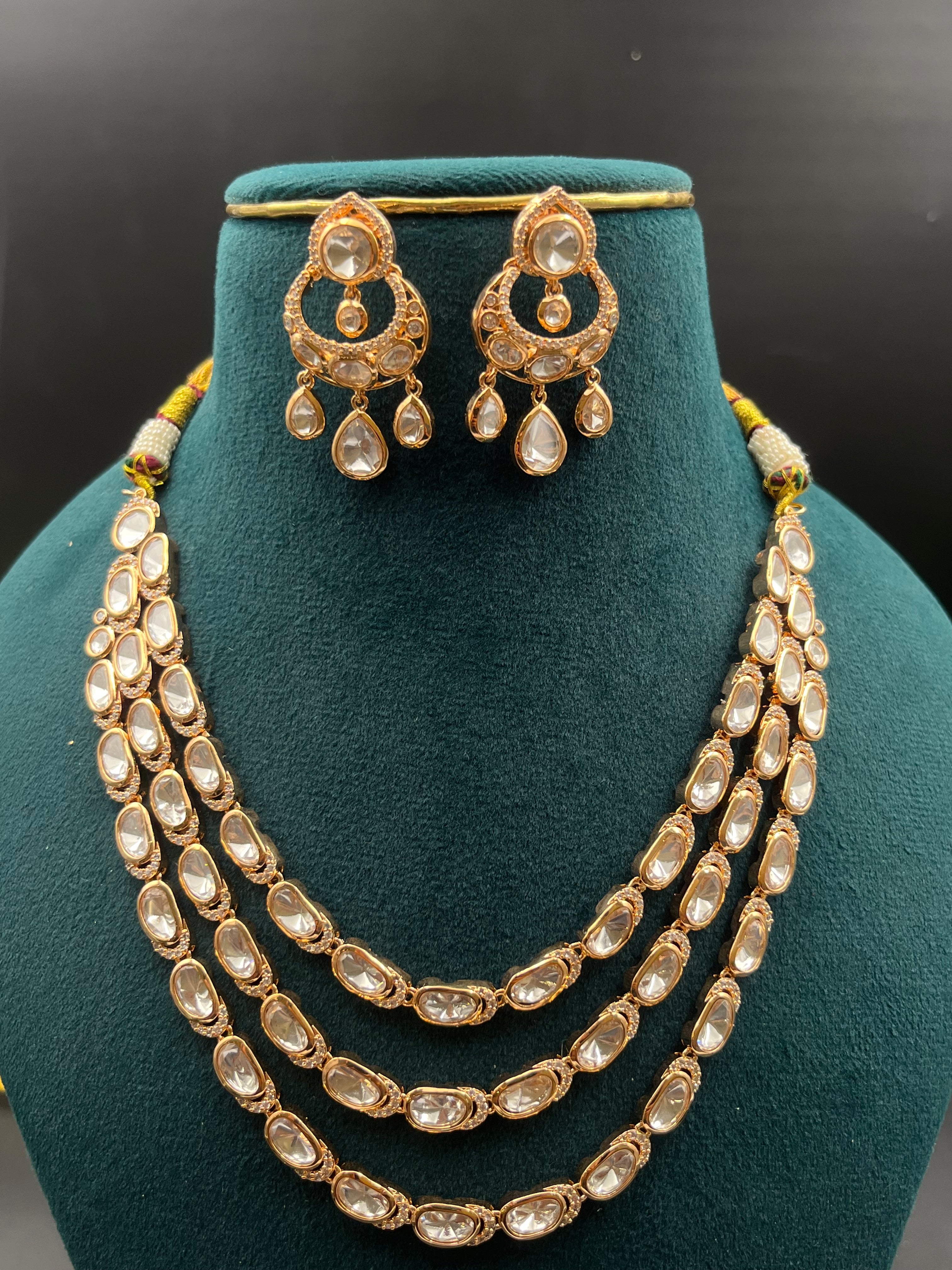 ANUSHKA NECKLACE