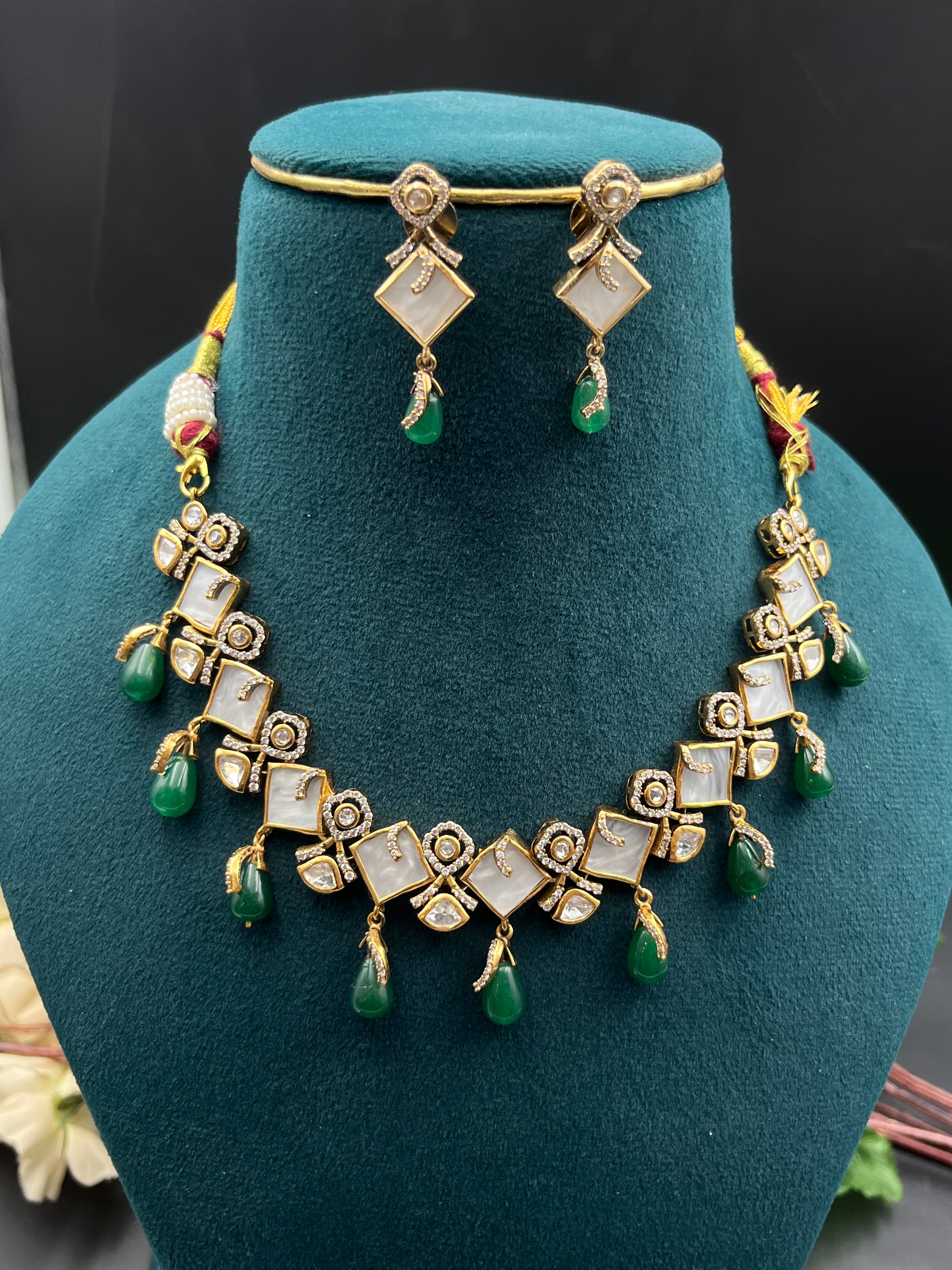 TEENA NECKLACE