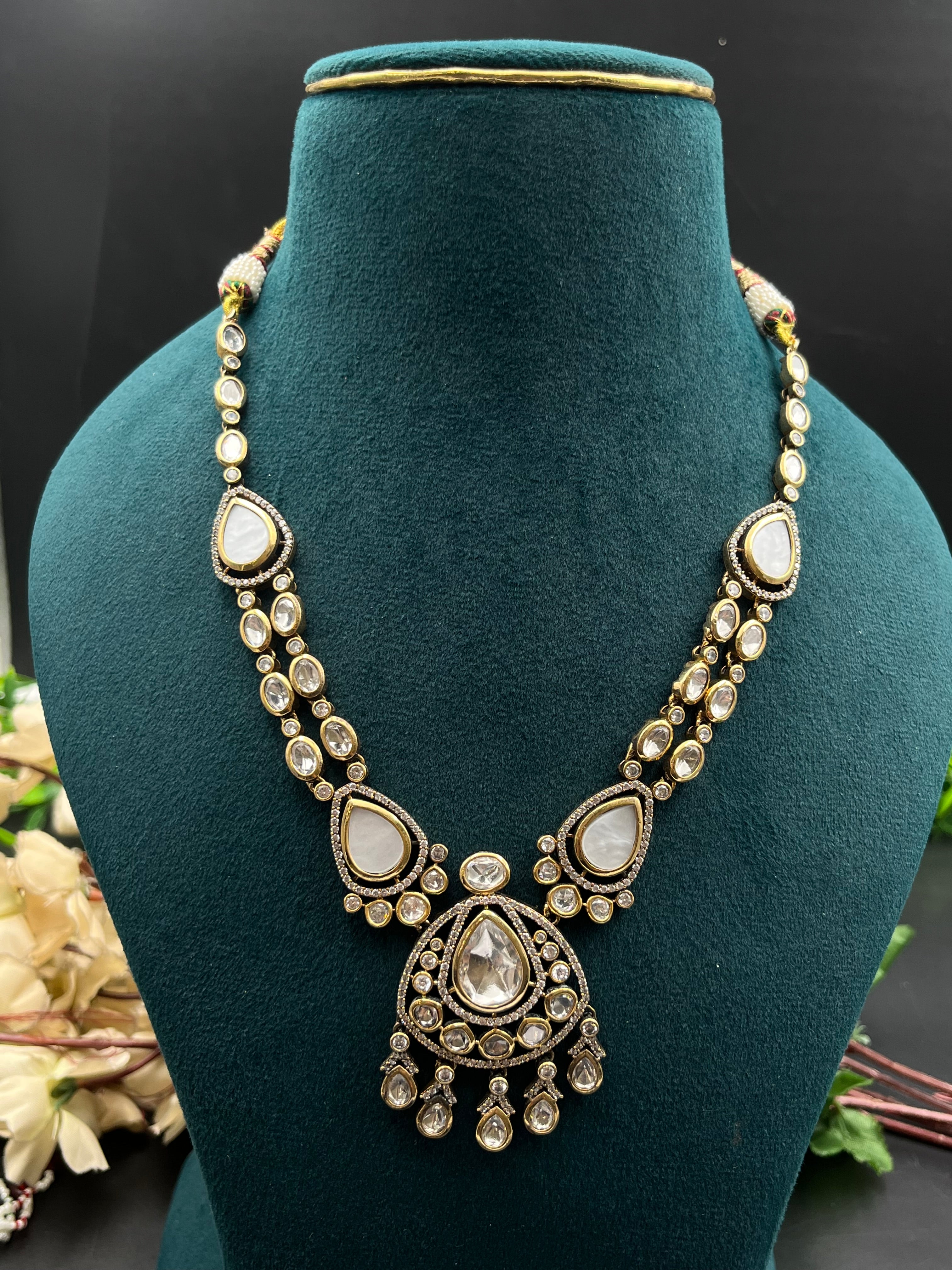 TEJA NECKLACE