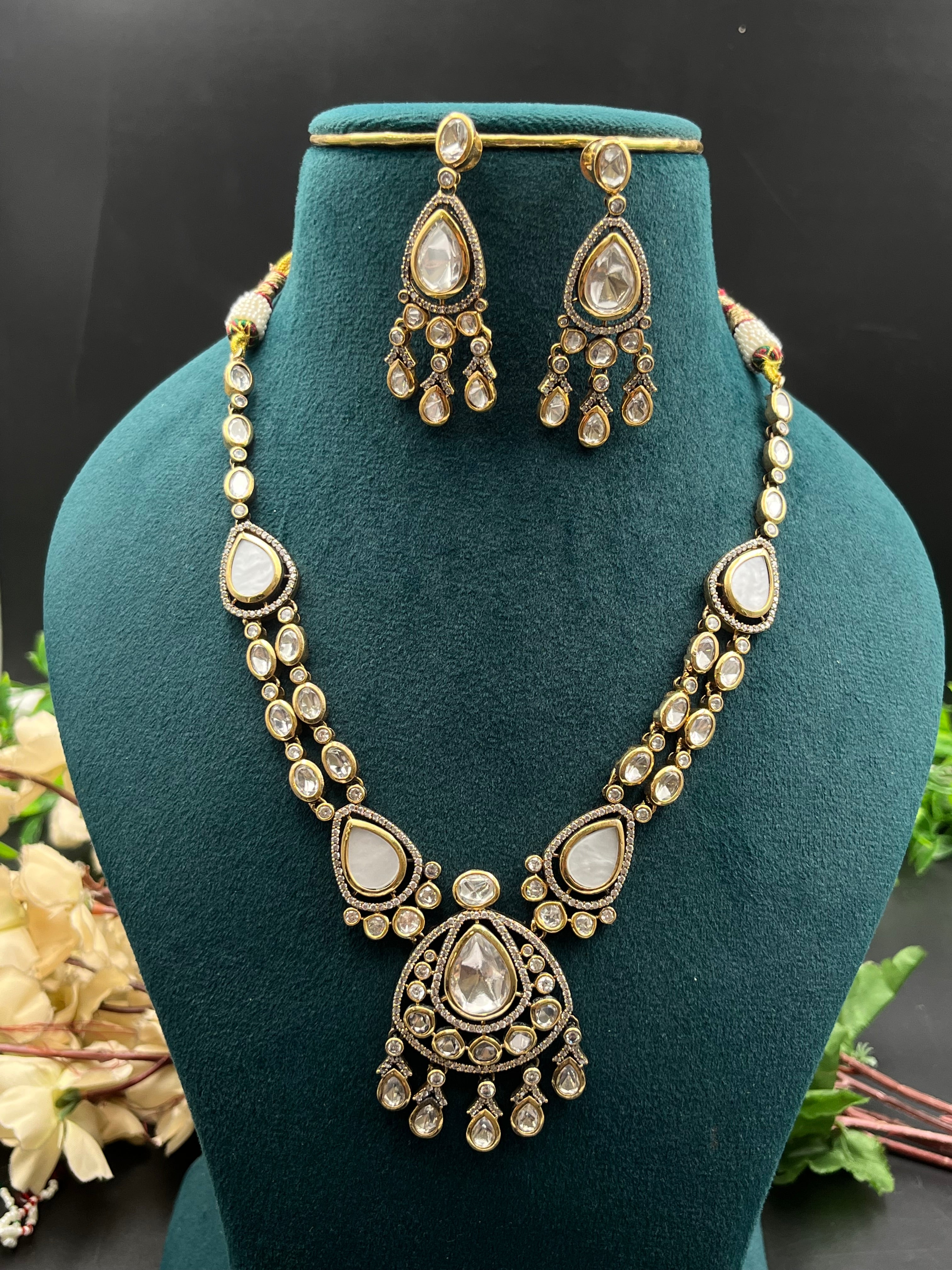 TEJA NECKLACE
