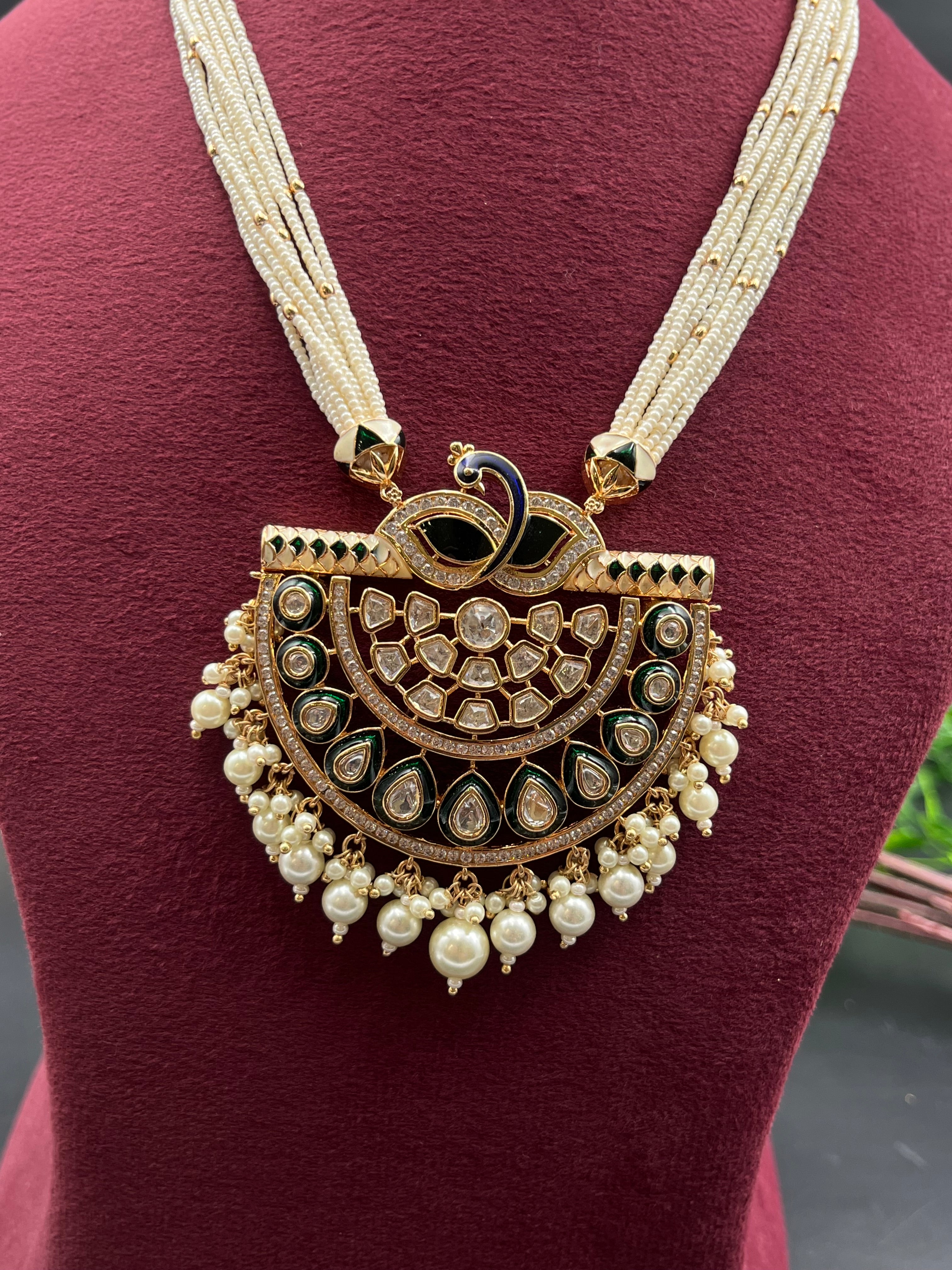 MEENA NECKALCE