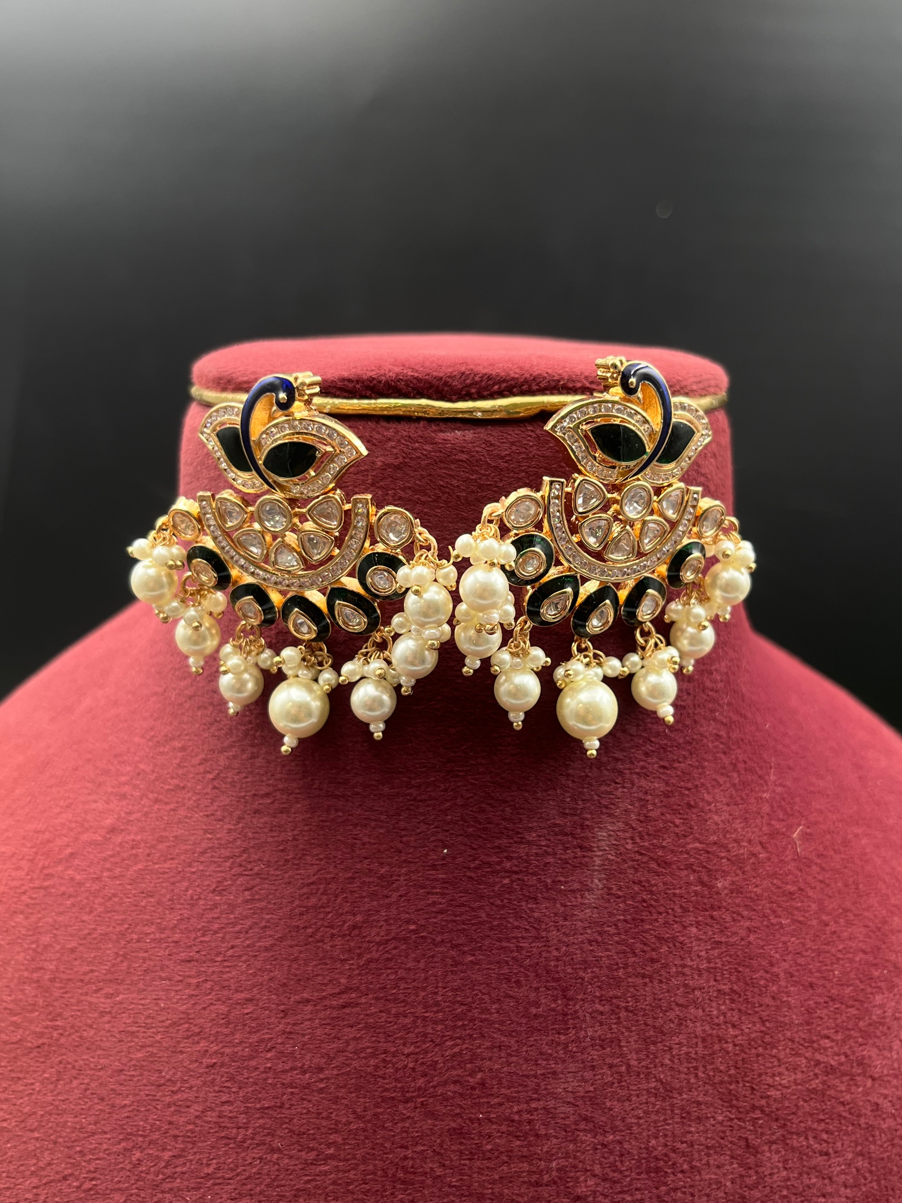 MEENA NECKALCE
