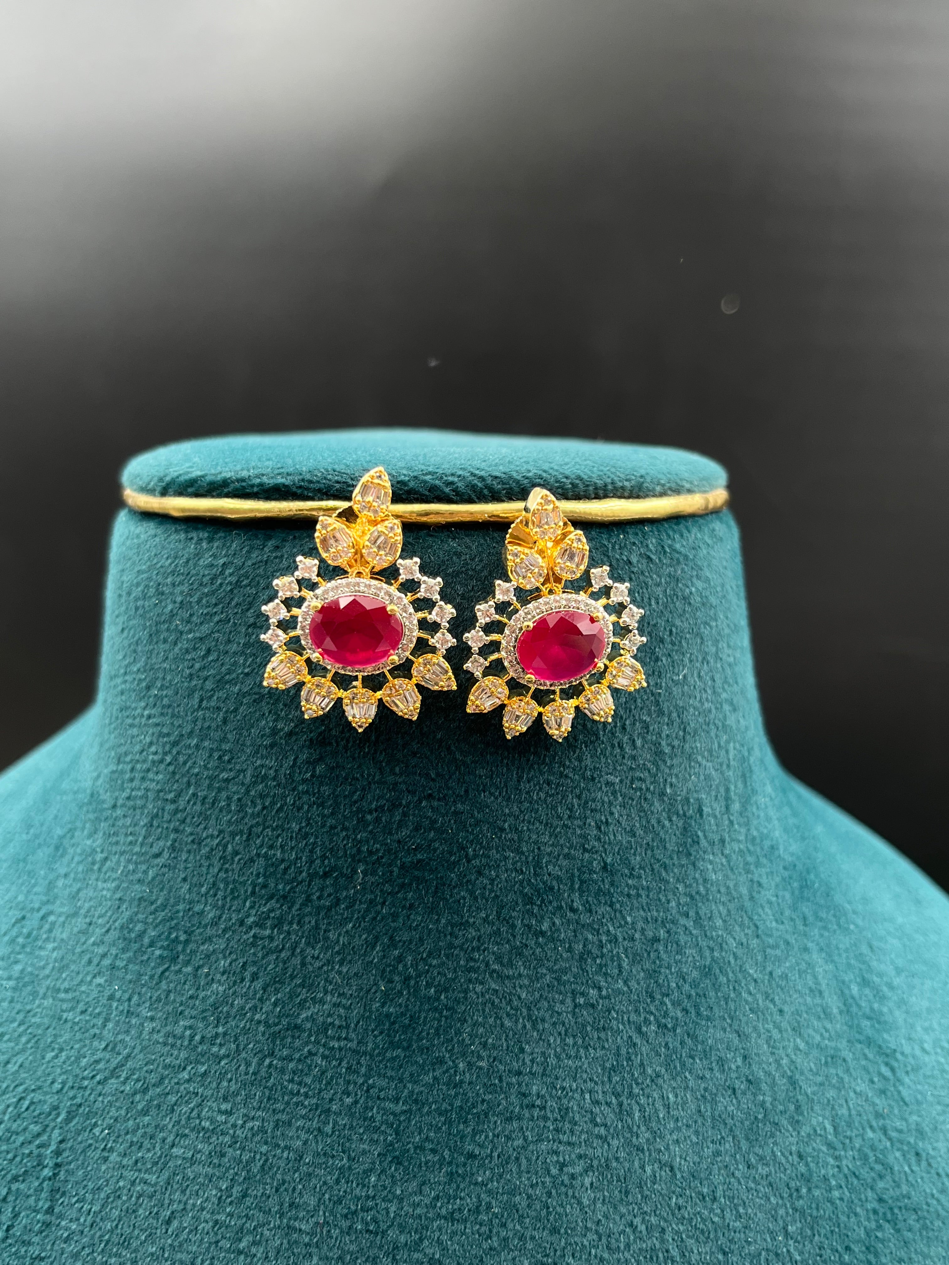 PRITI NECKLACE