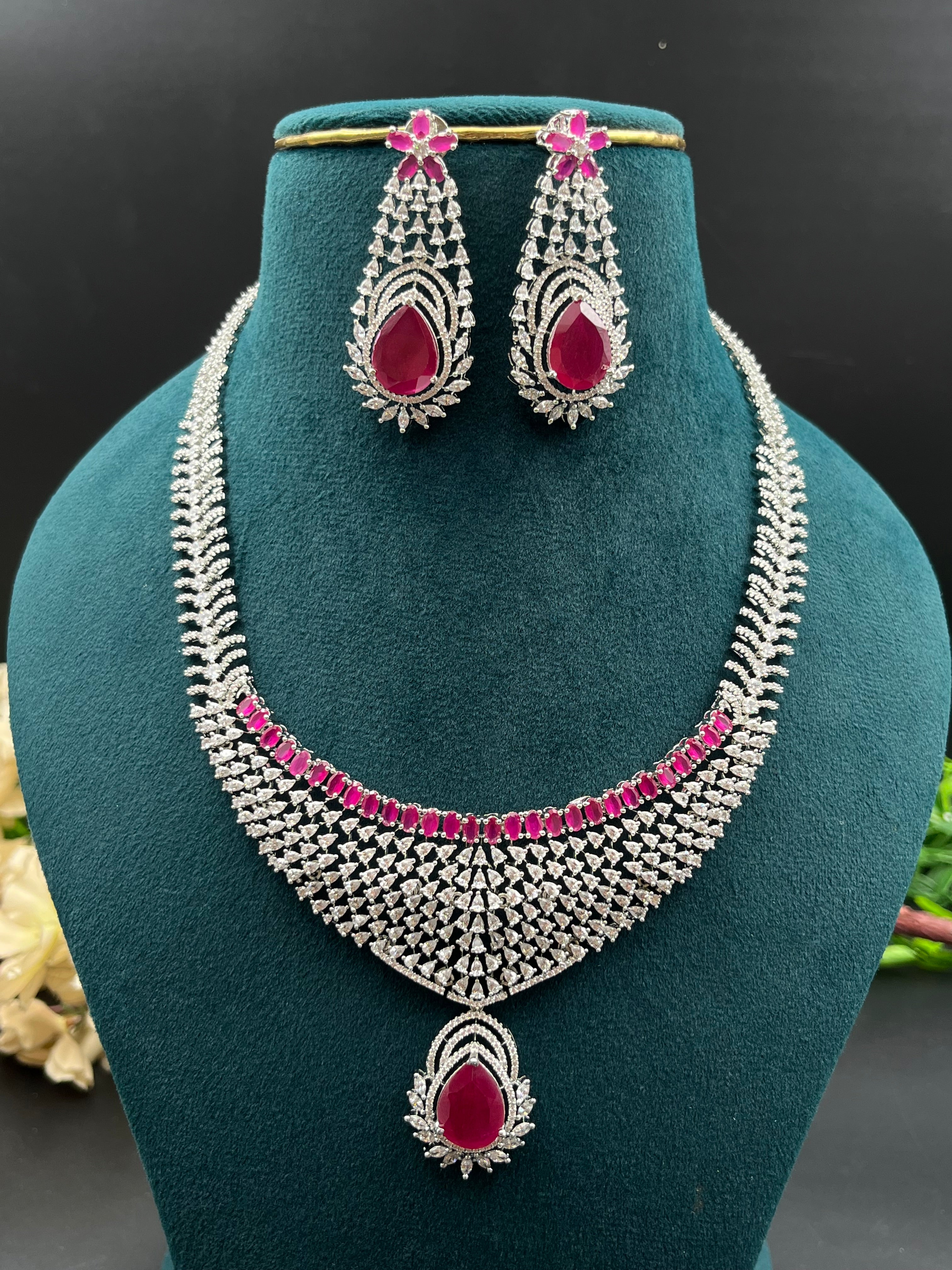 RMIAU NECKLACE