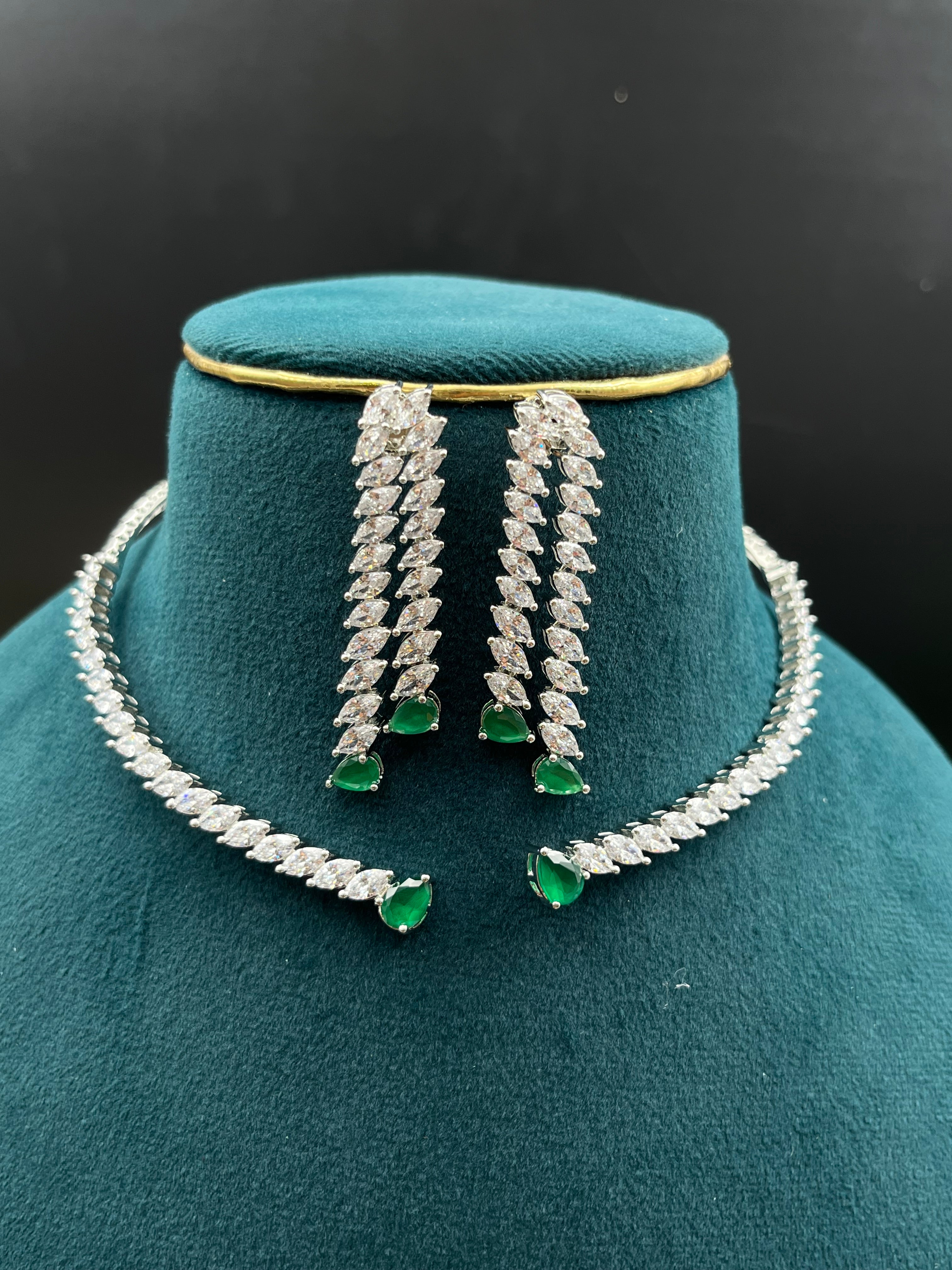 MAYA NECKLACE