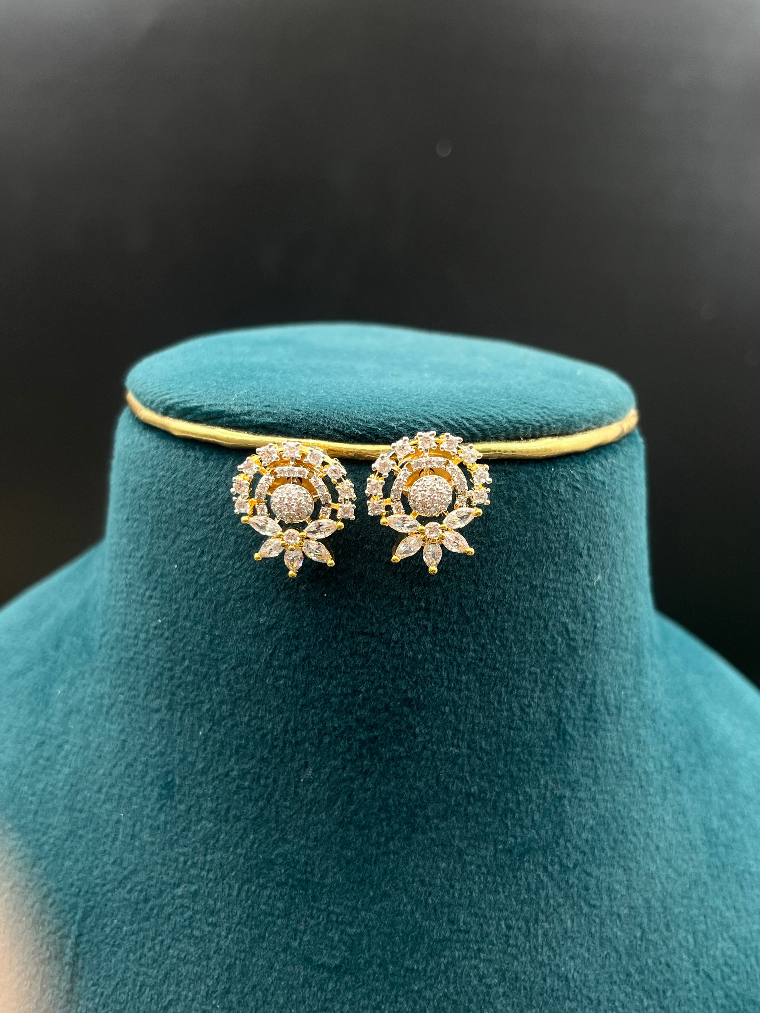 QIA NECKLACE
