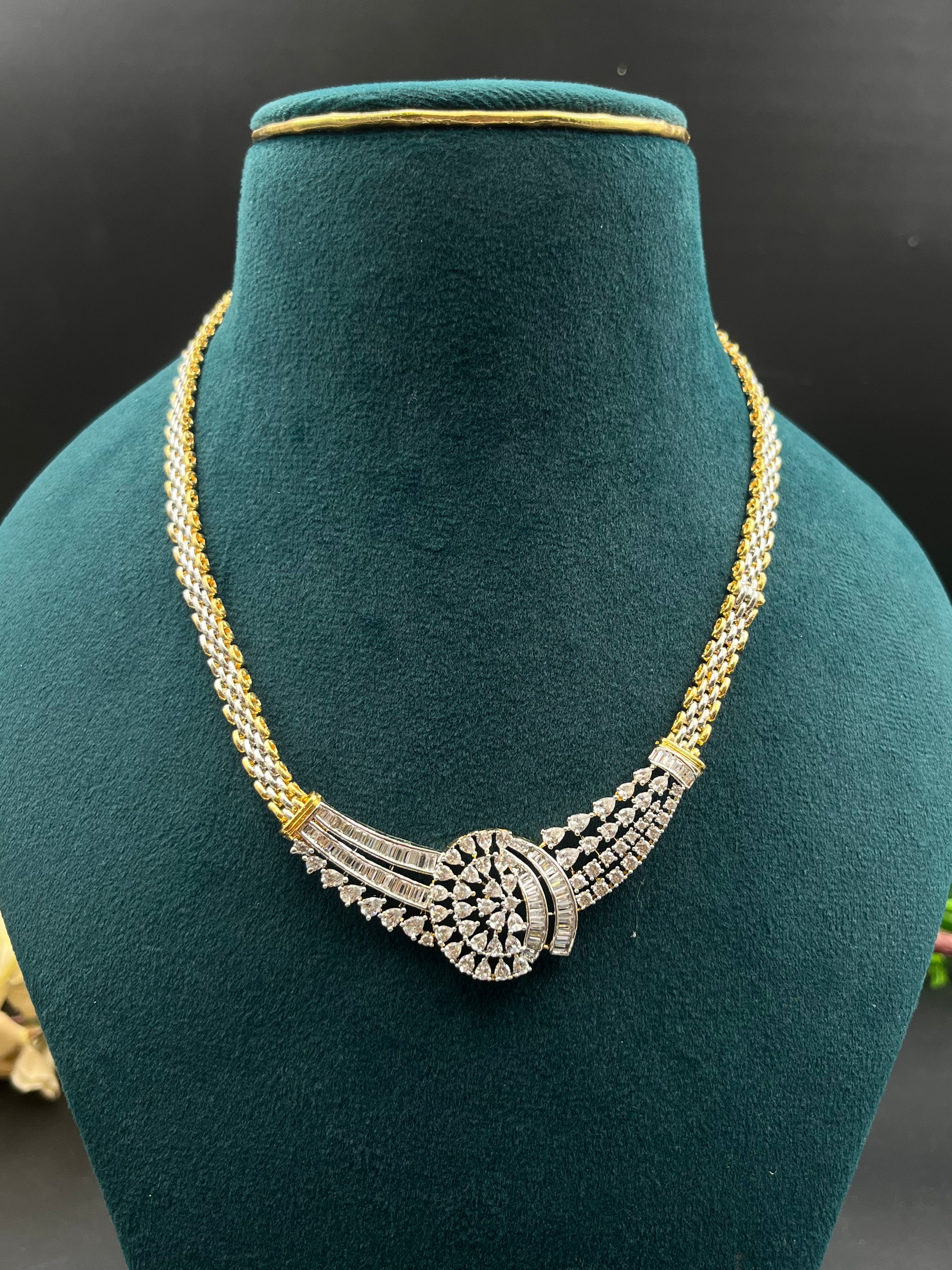 NIMISHKA NECKLACE