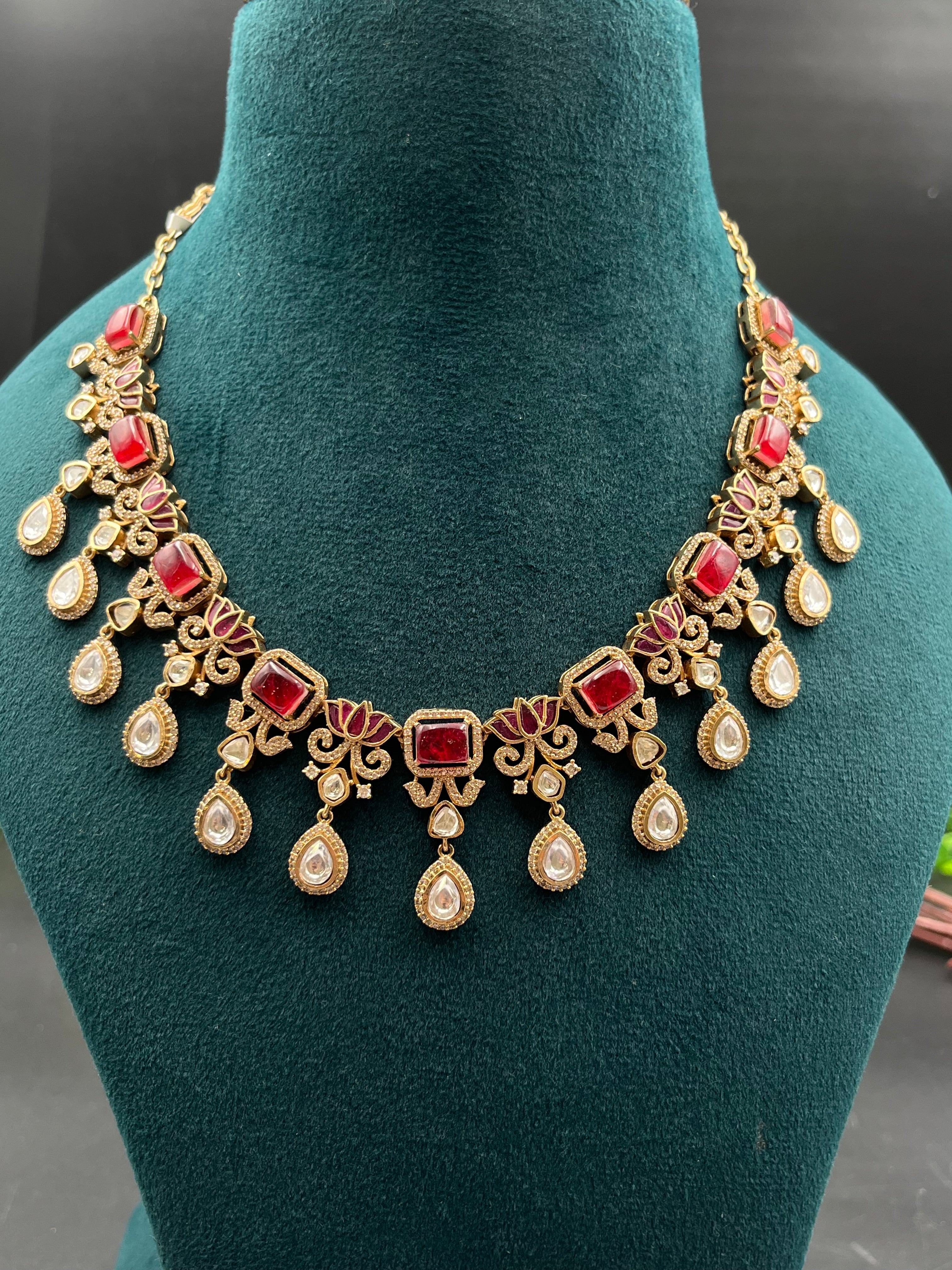 GUNA NECKLACE