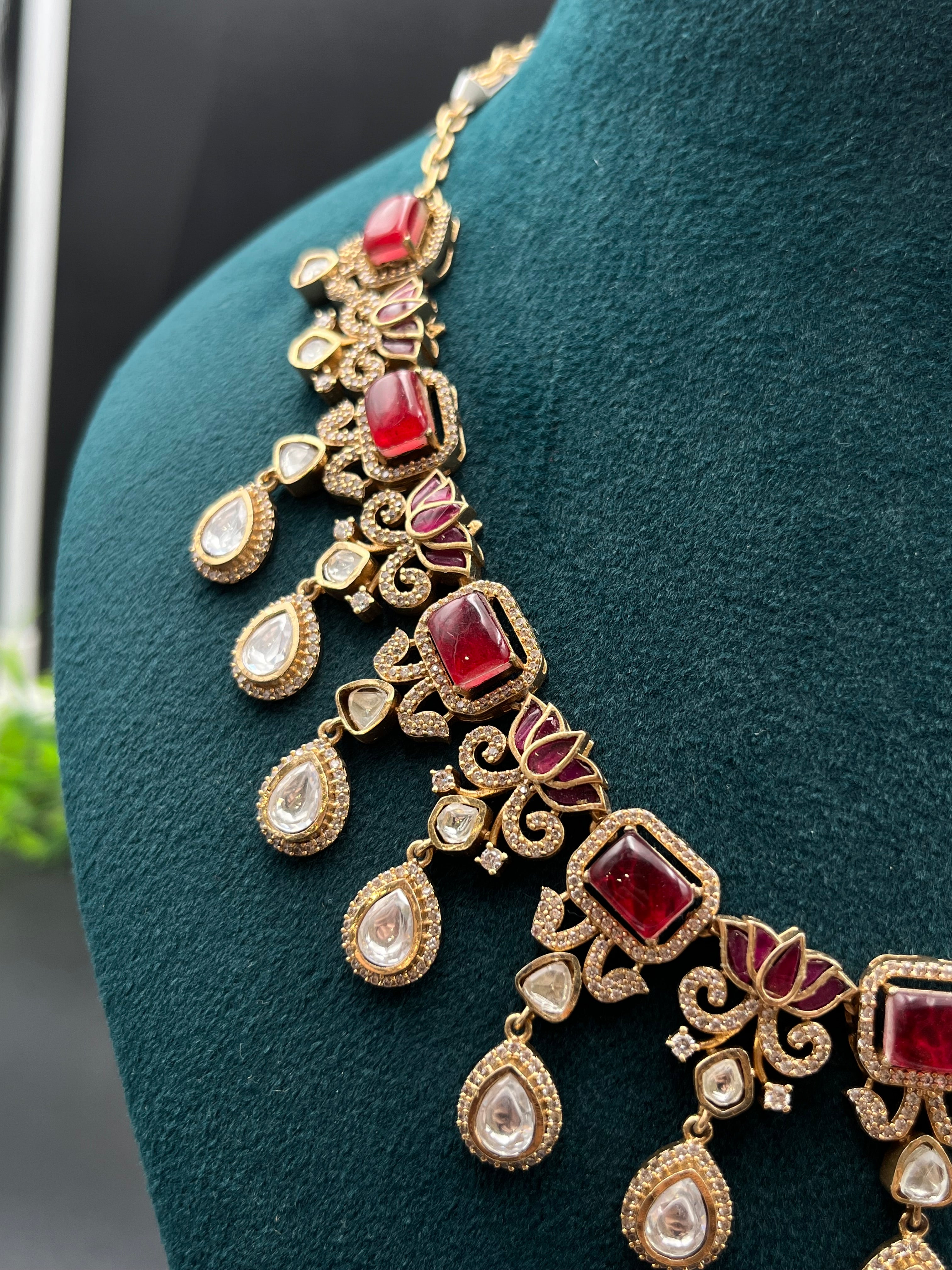 GUNA NECKLACE