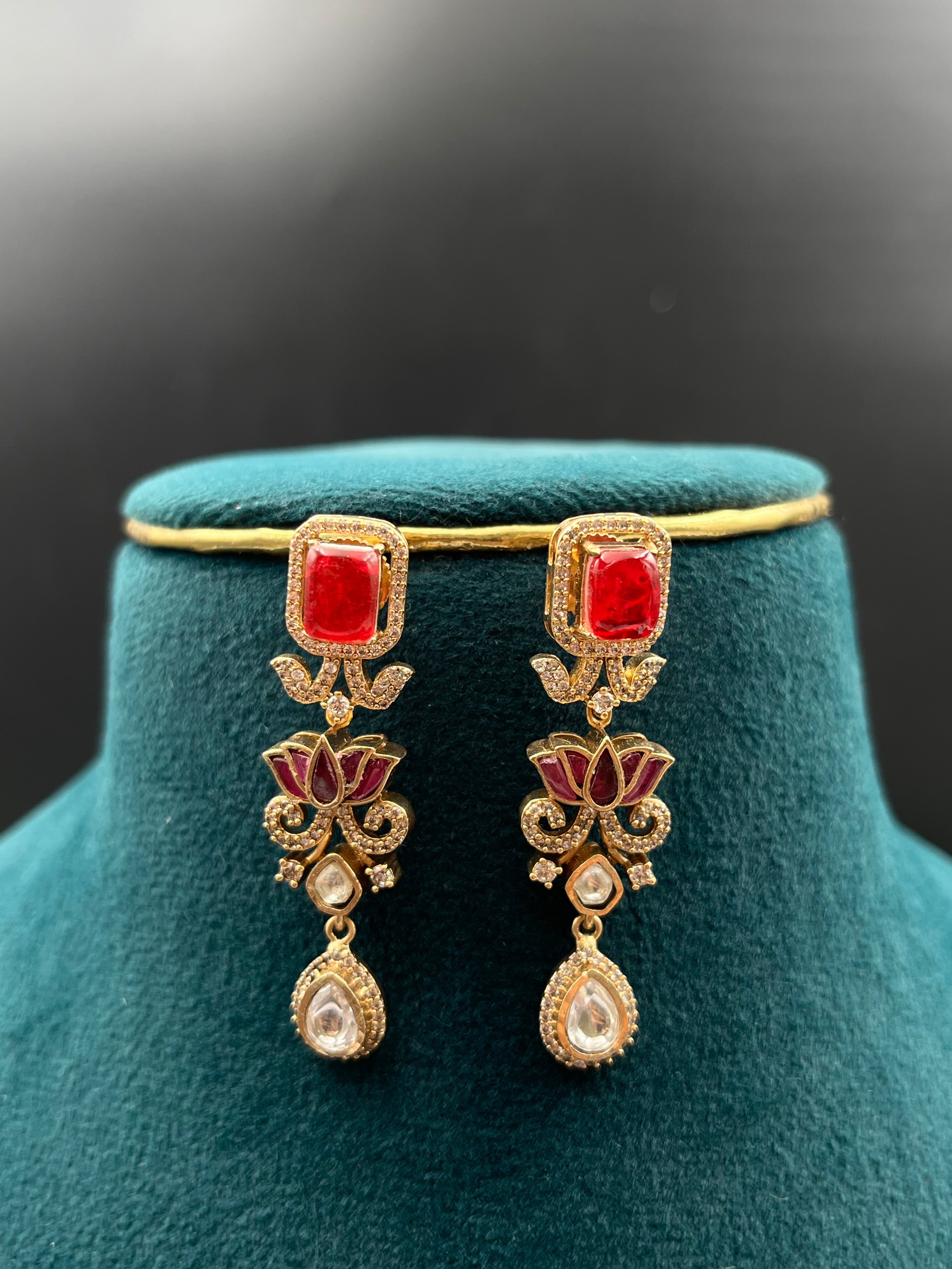 GUNA NECKLACE