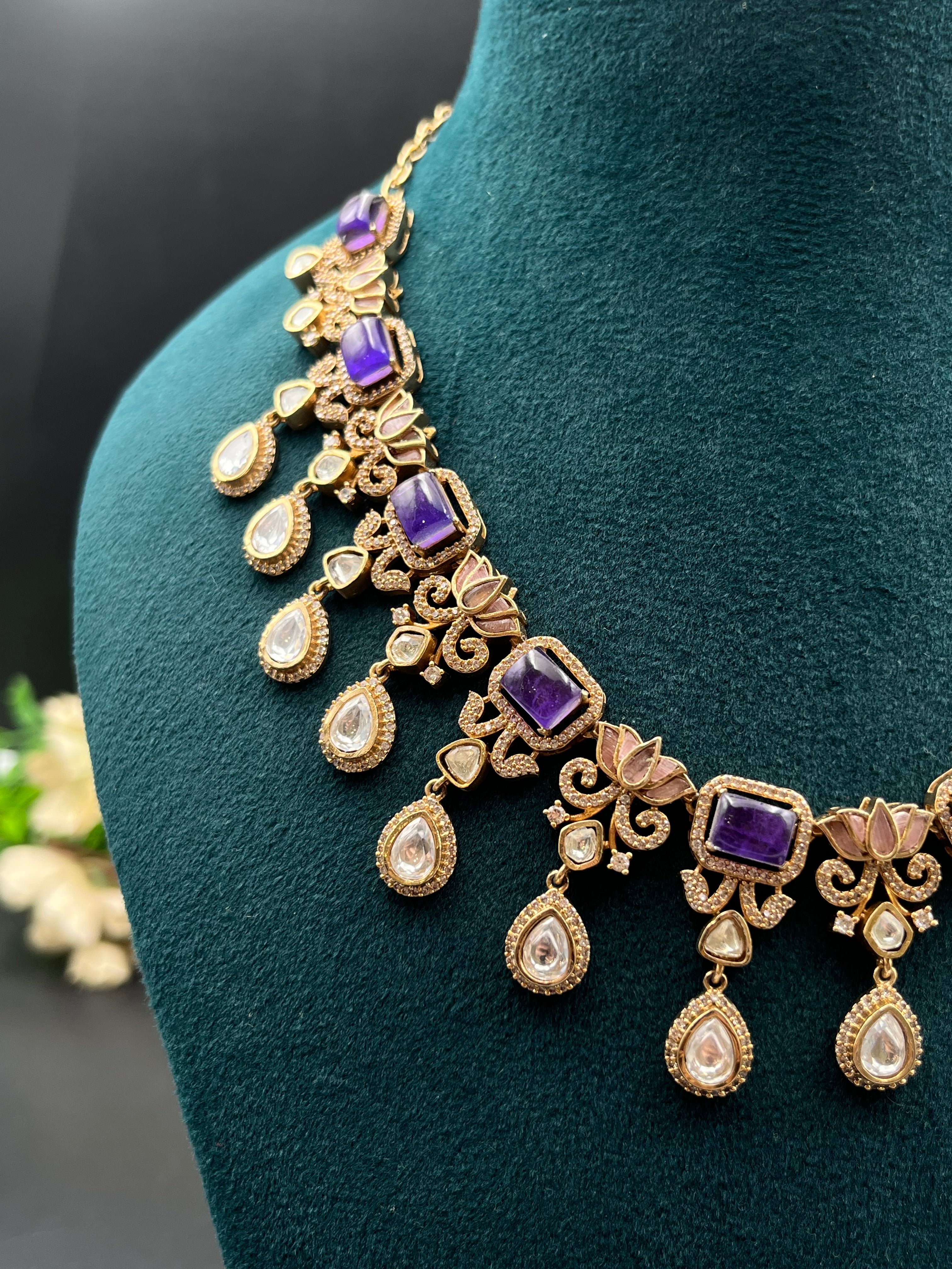 GUNA NECKLACE
