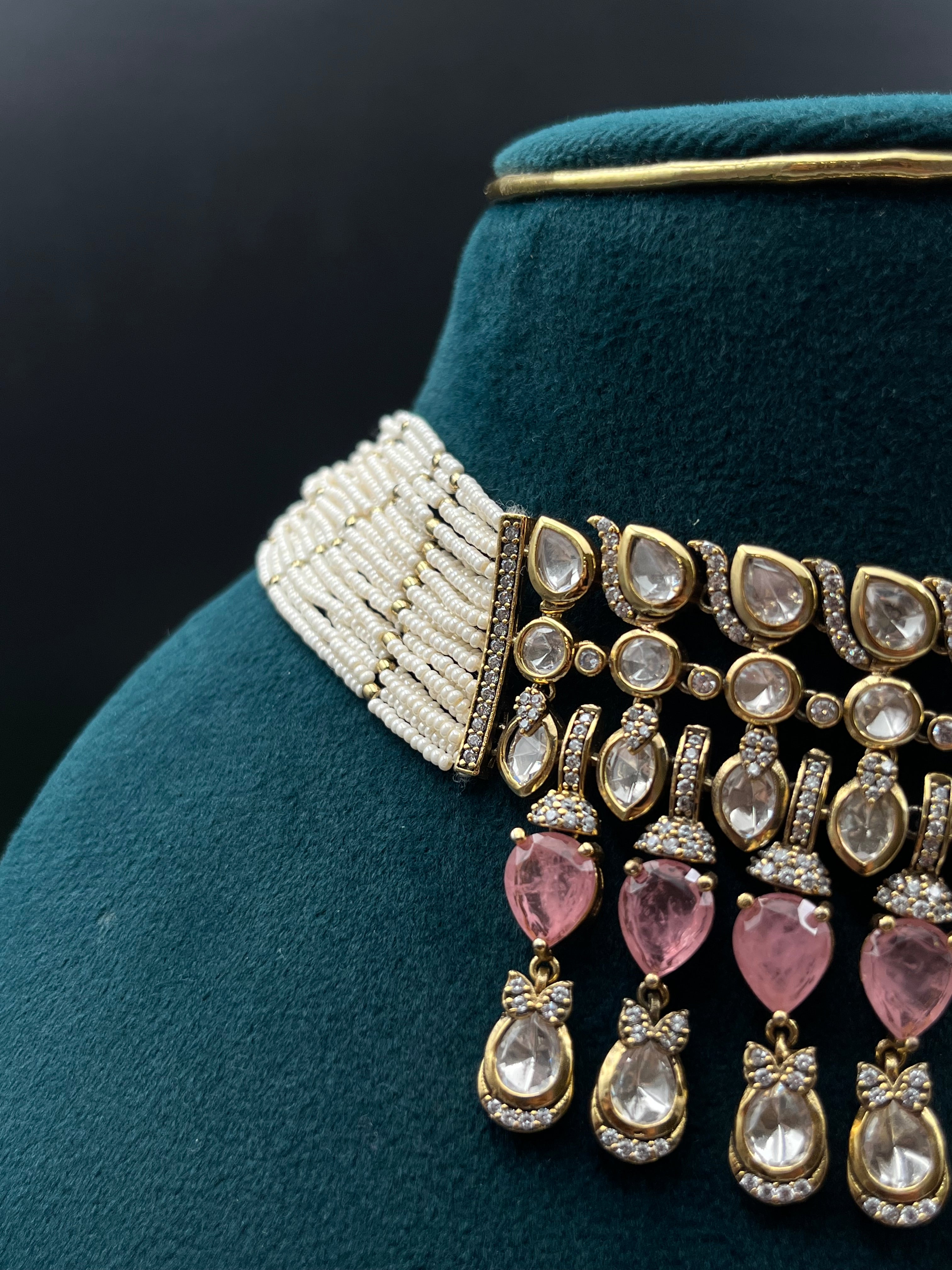 TANUJA NECKLACE