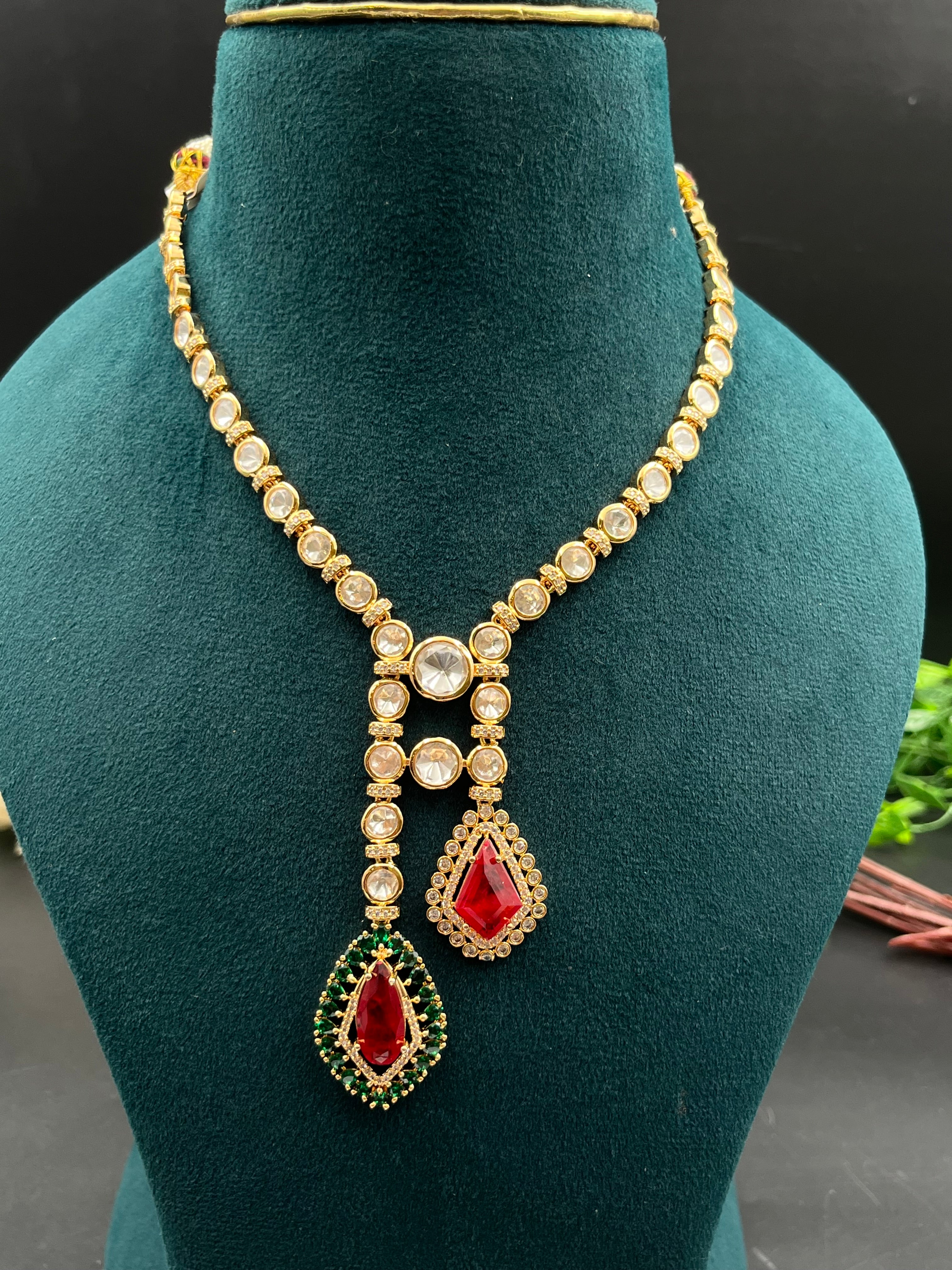 ALFIZA NECKLACE
