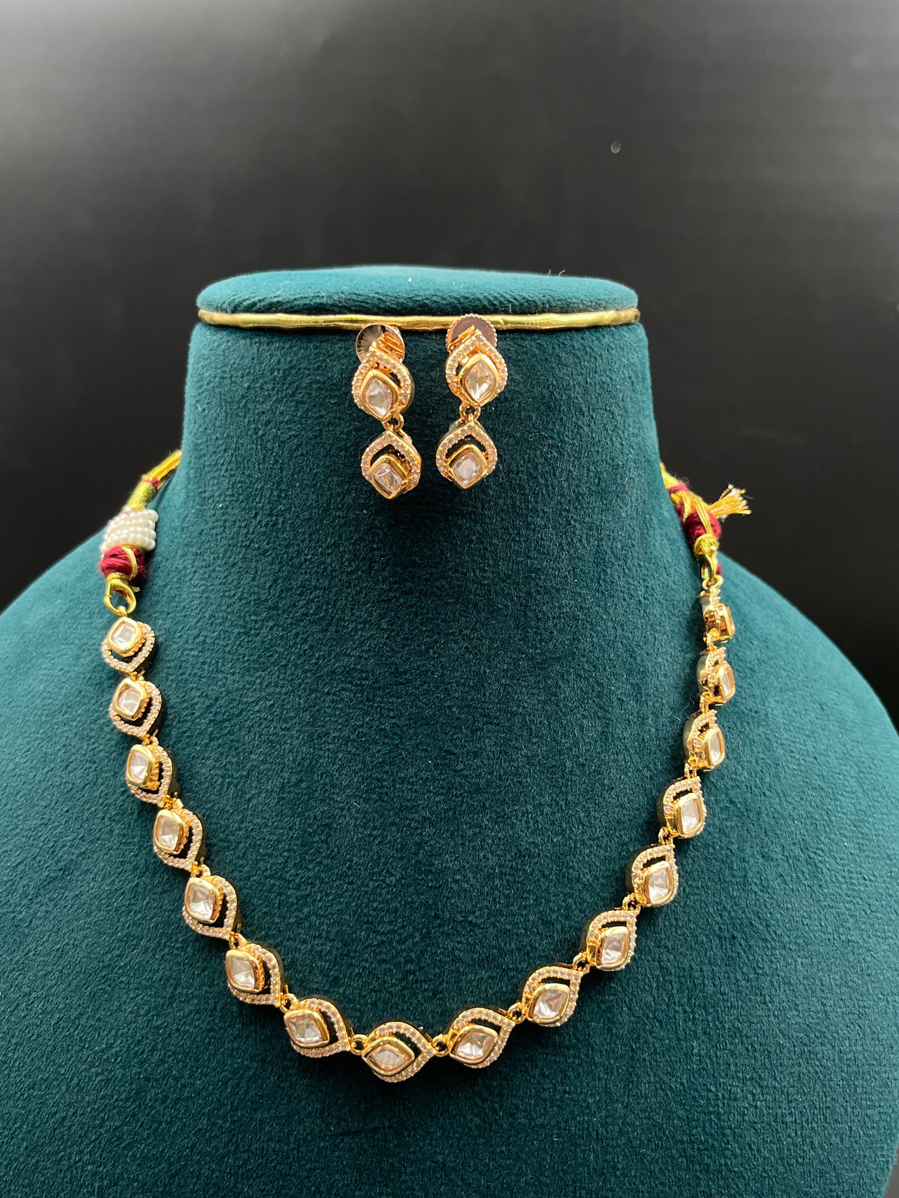 NISHA NECKLACE