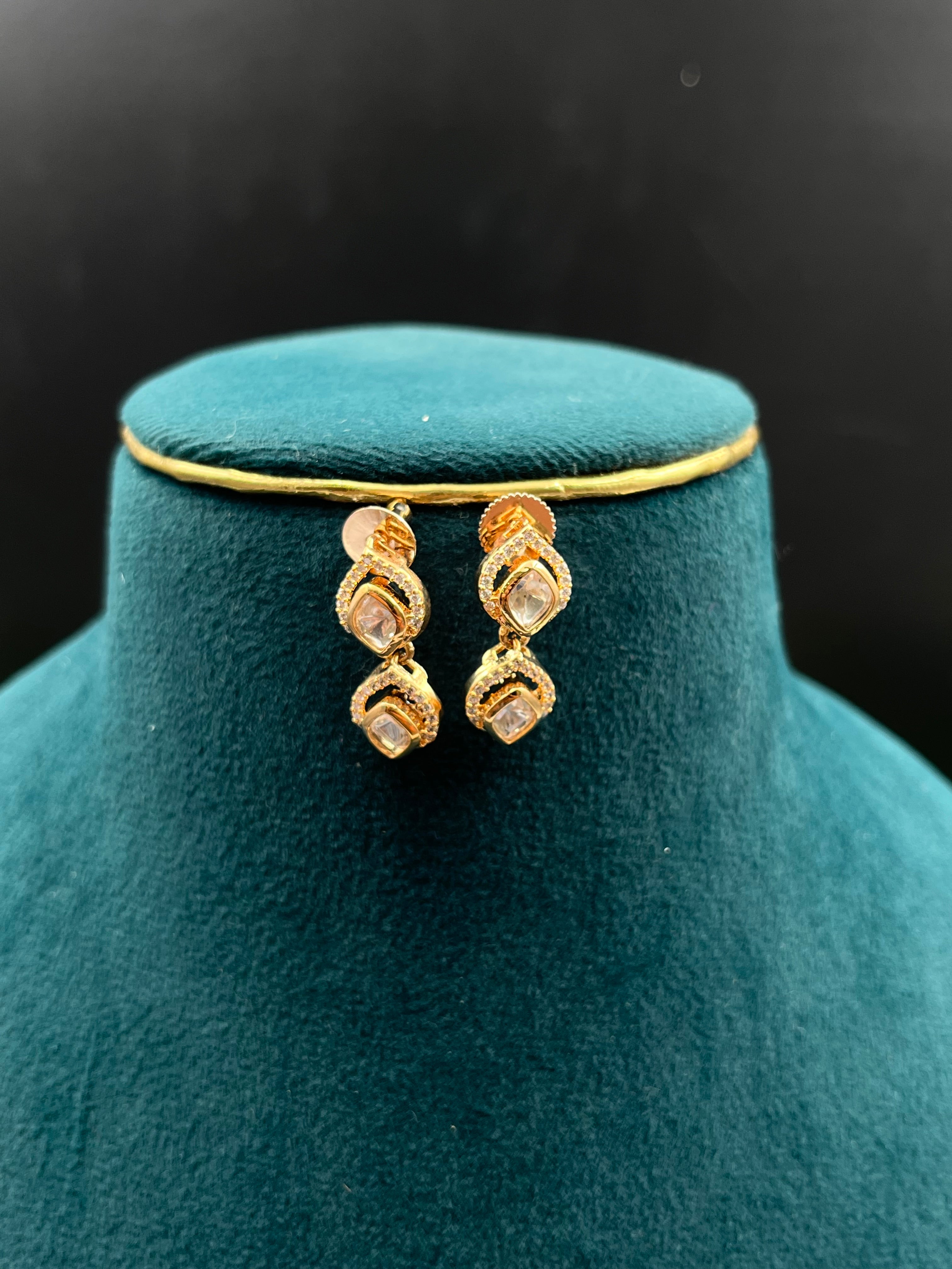 NISHA NECKLACE
