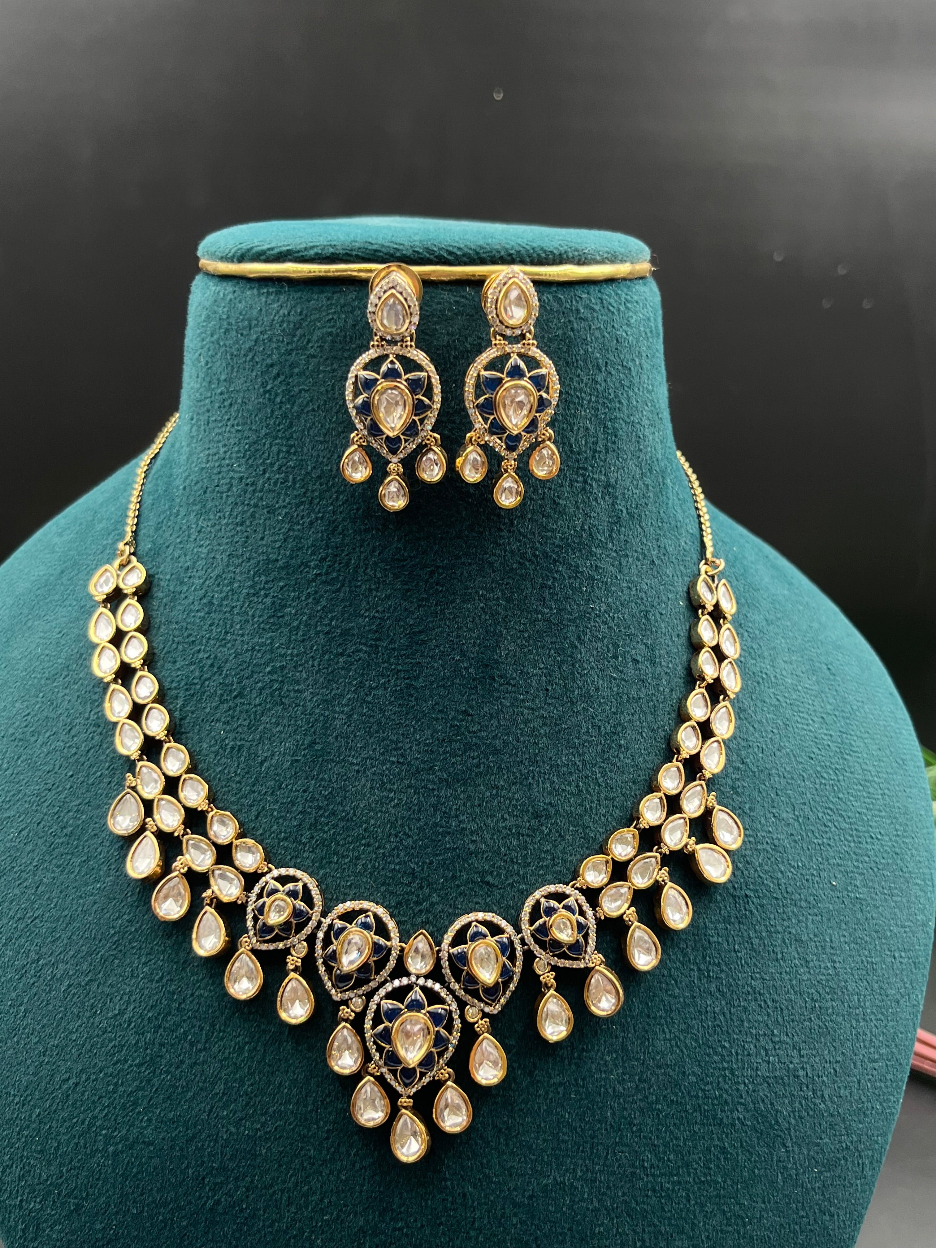 JOHALI NECKLACE