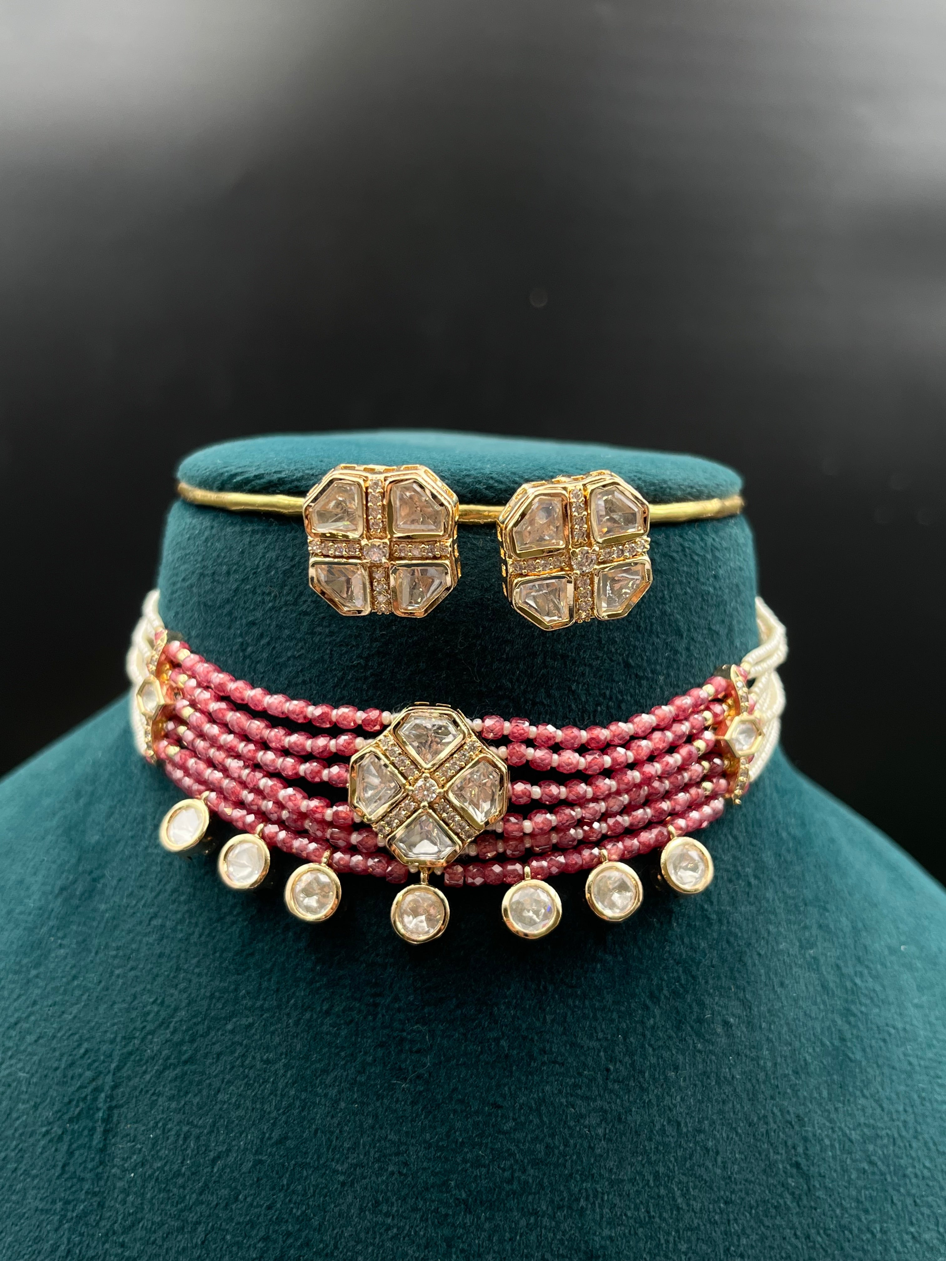 AALIYA NECKLACE