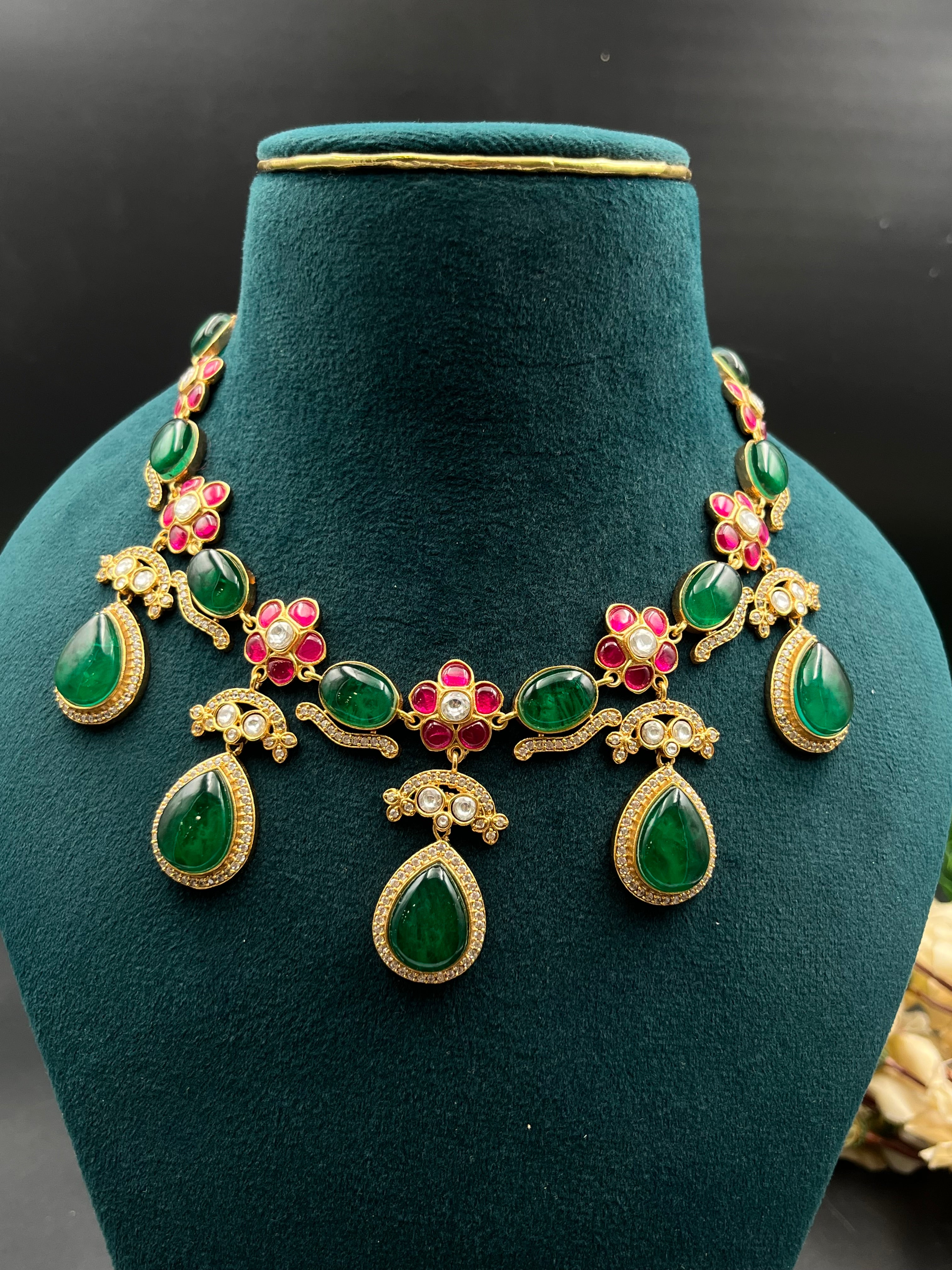 PARU NECKLACE