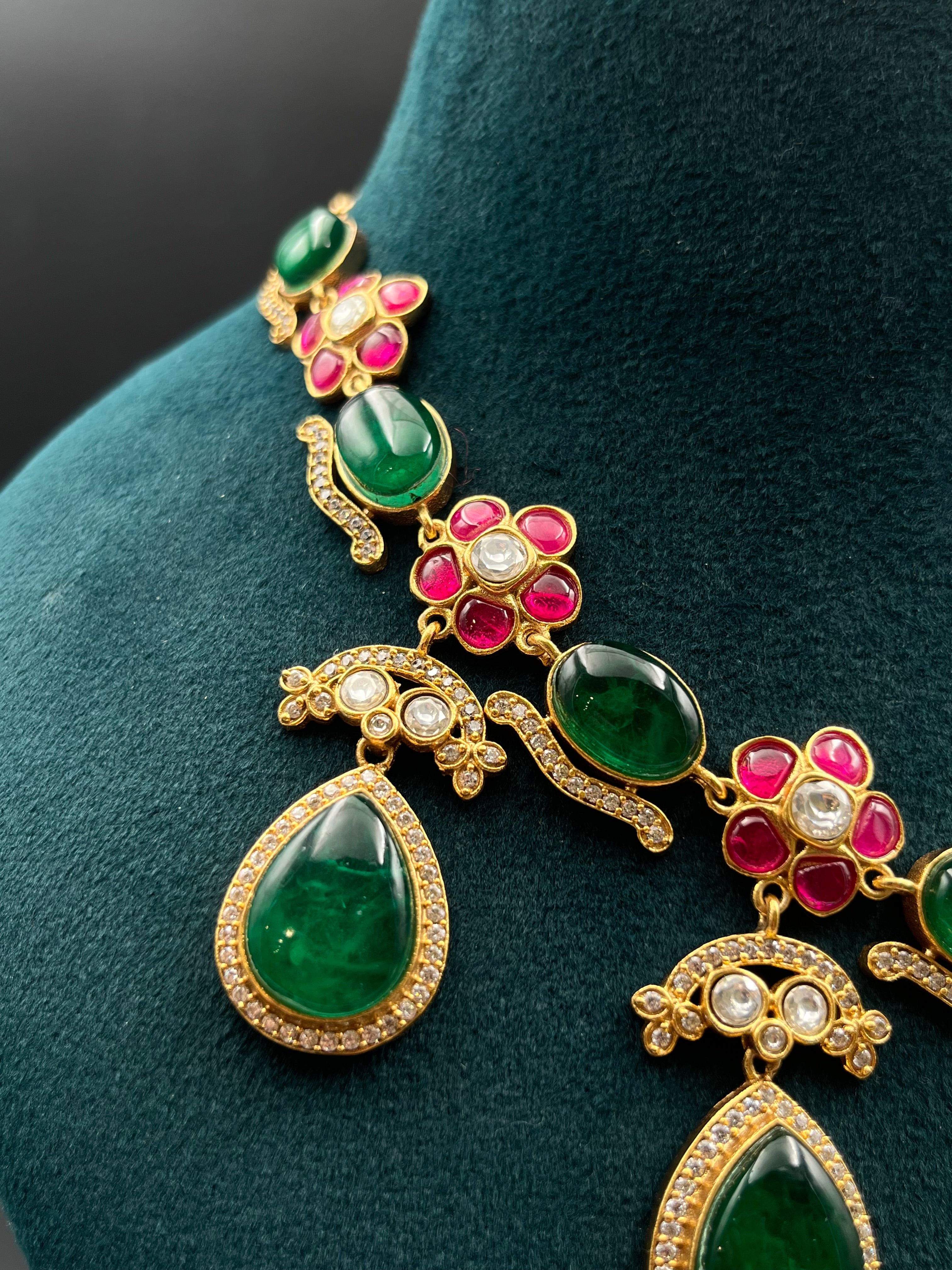 PARU NECKLACE