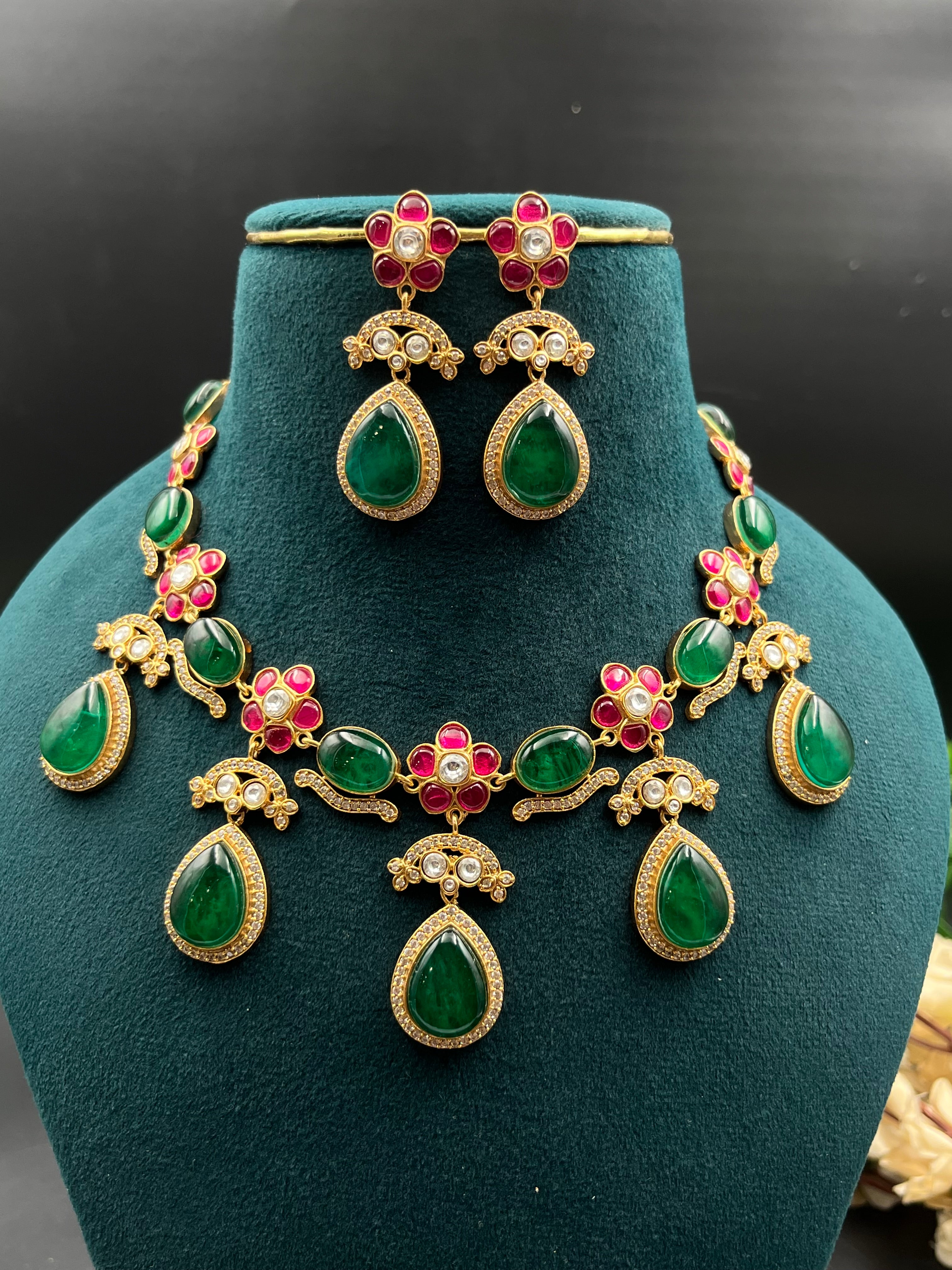 PARU NECKLACE