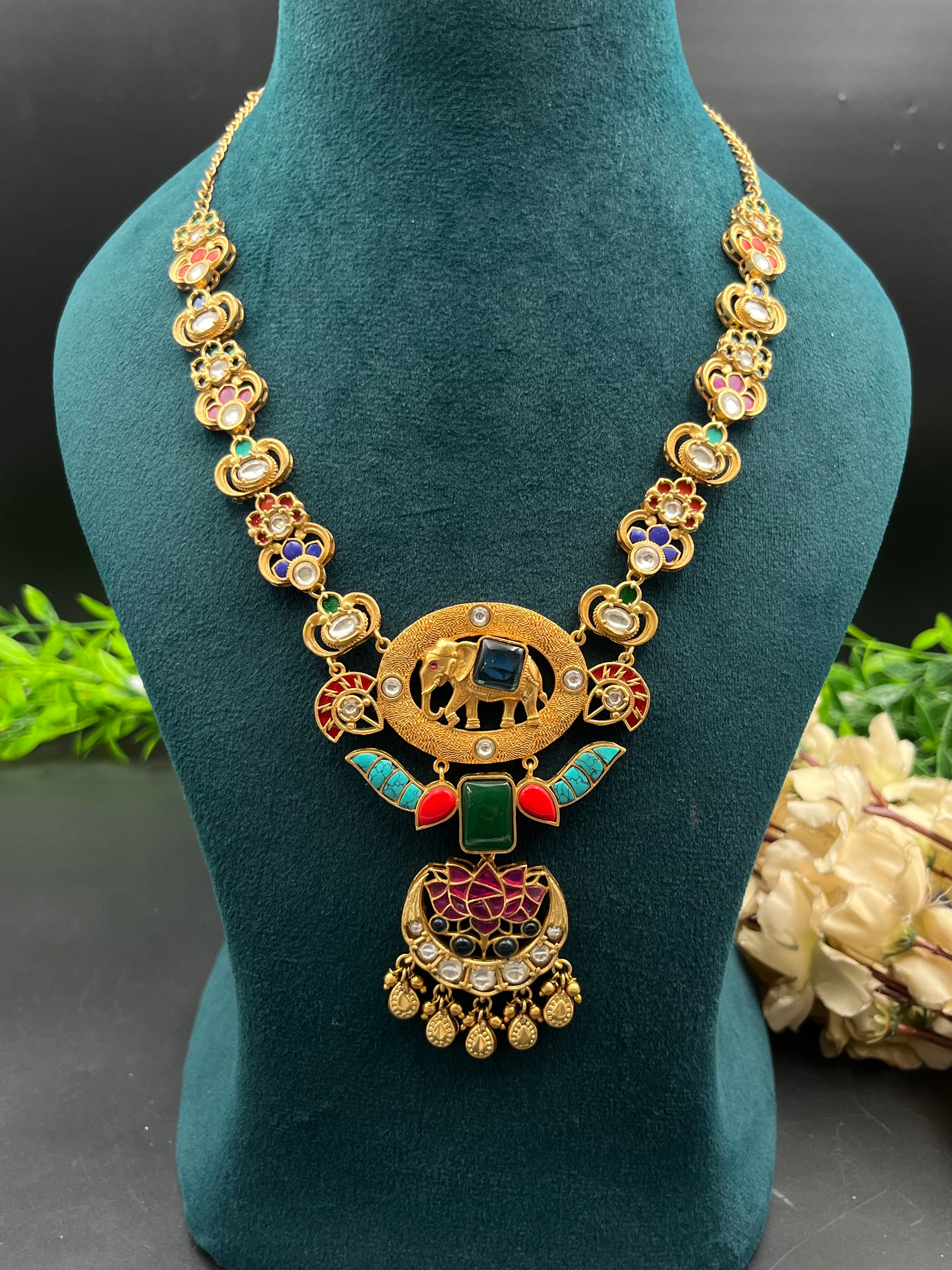 ROSHANI NECKLACE